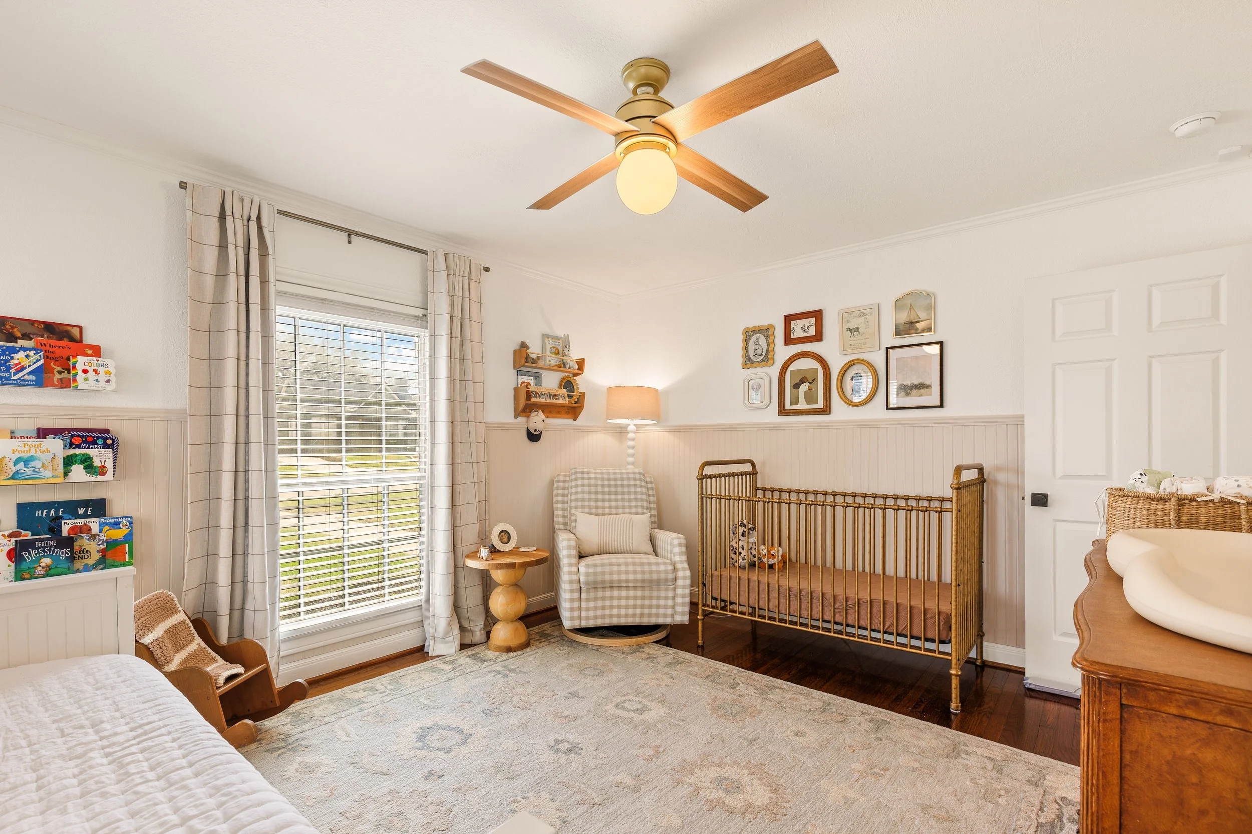 042 Bedroom - 4216 Locke.jpg