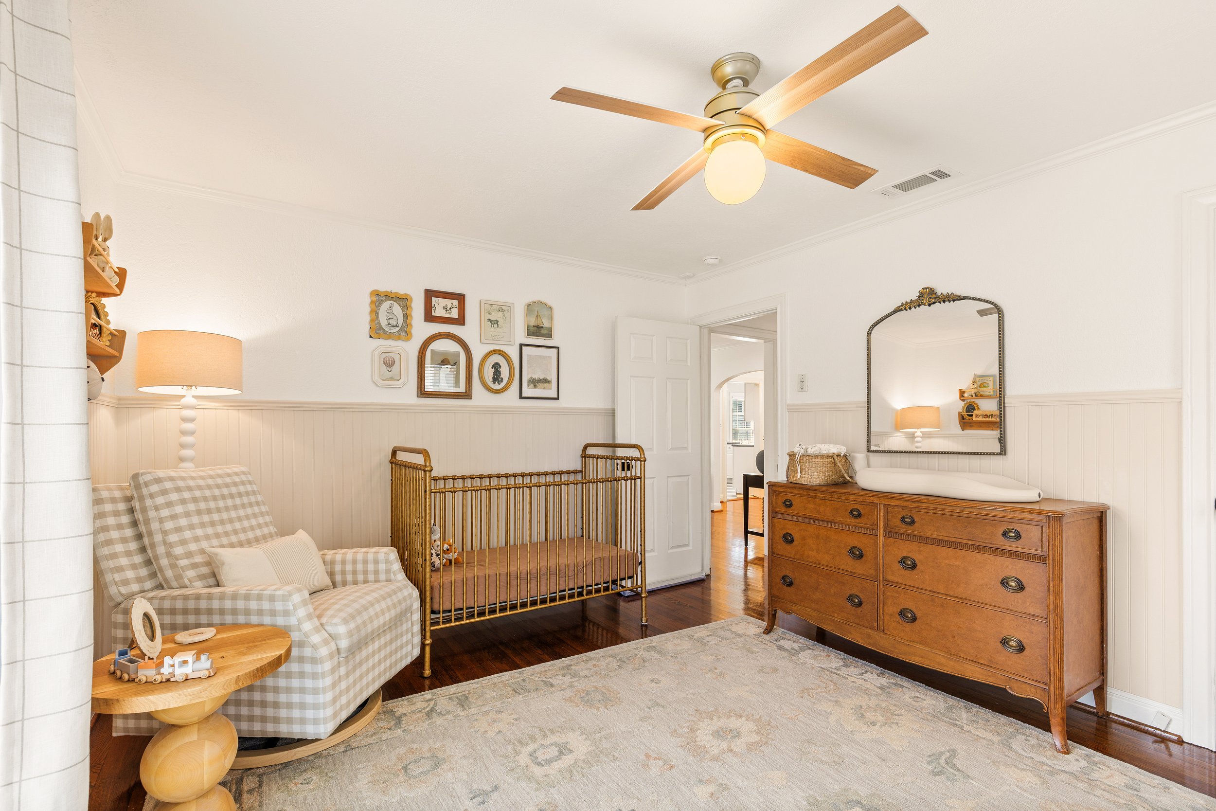 044 Bedroom - 4216 Locke.jpg