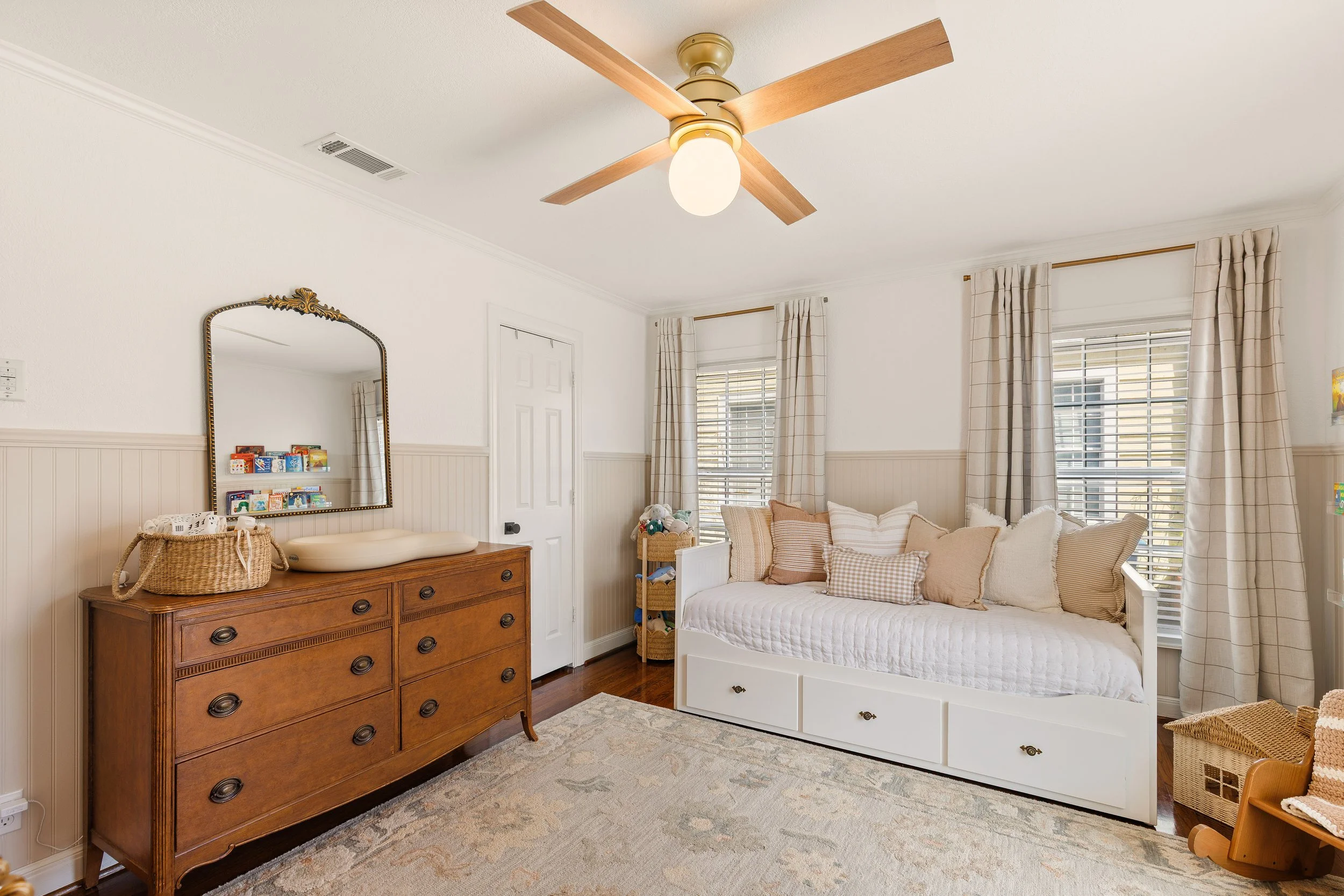 045 Bedroom - 4216 Locke.jpg