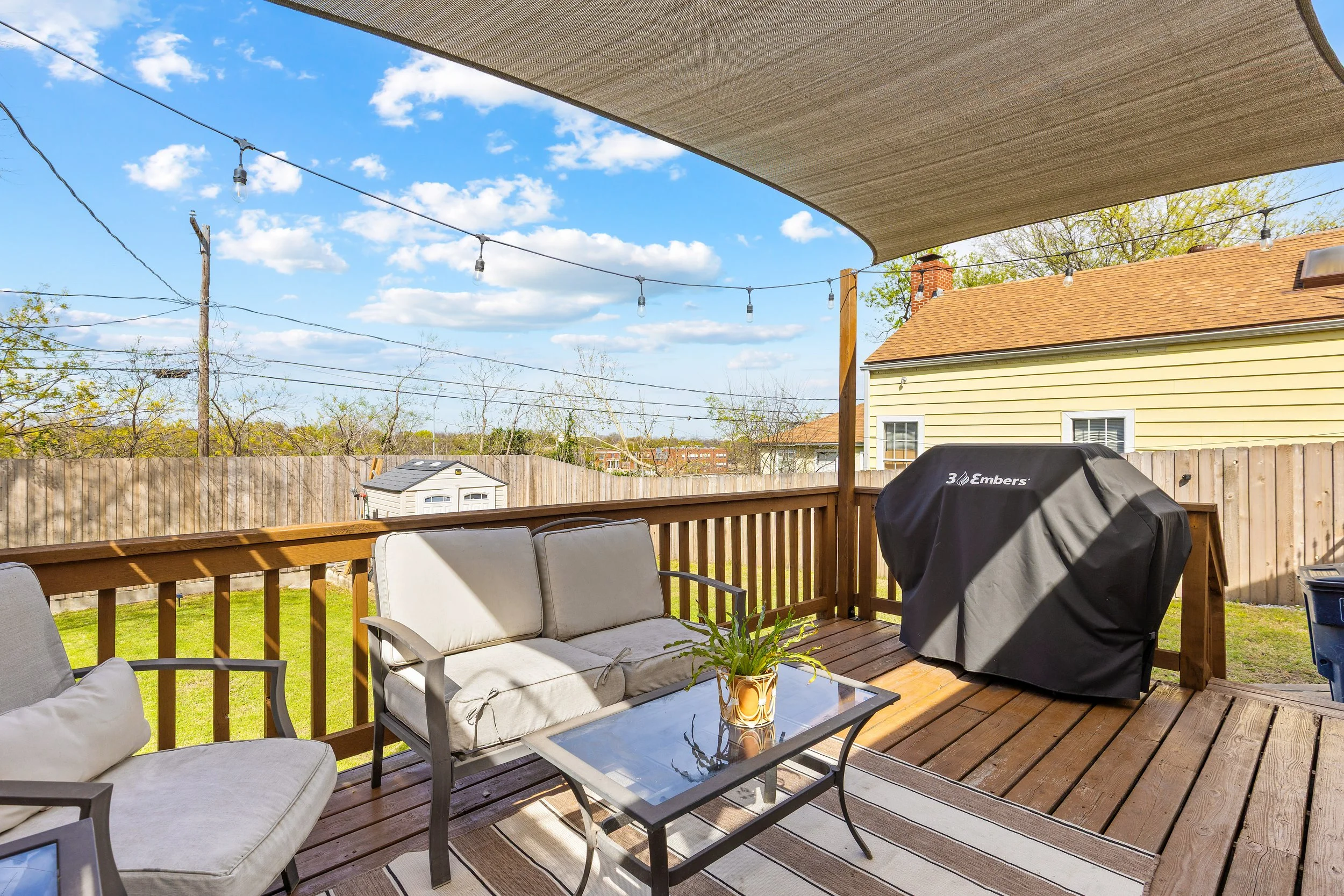 056 Back Porch - 4216 Locke.jpg