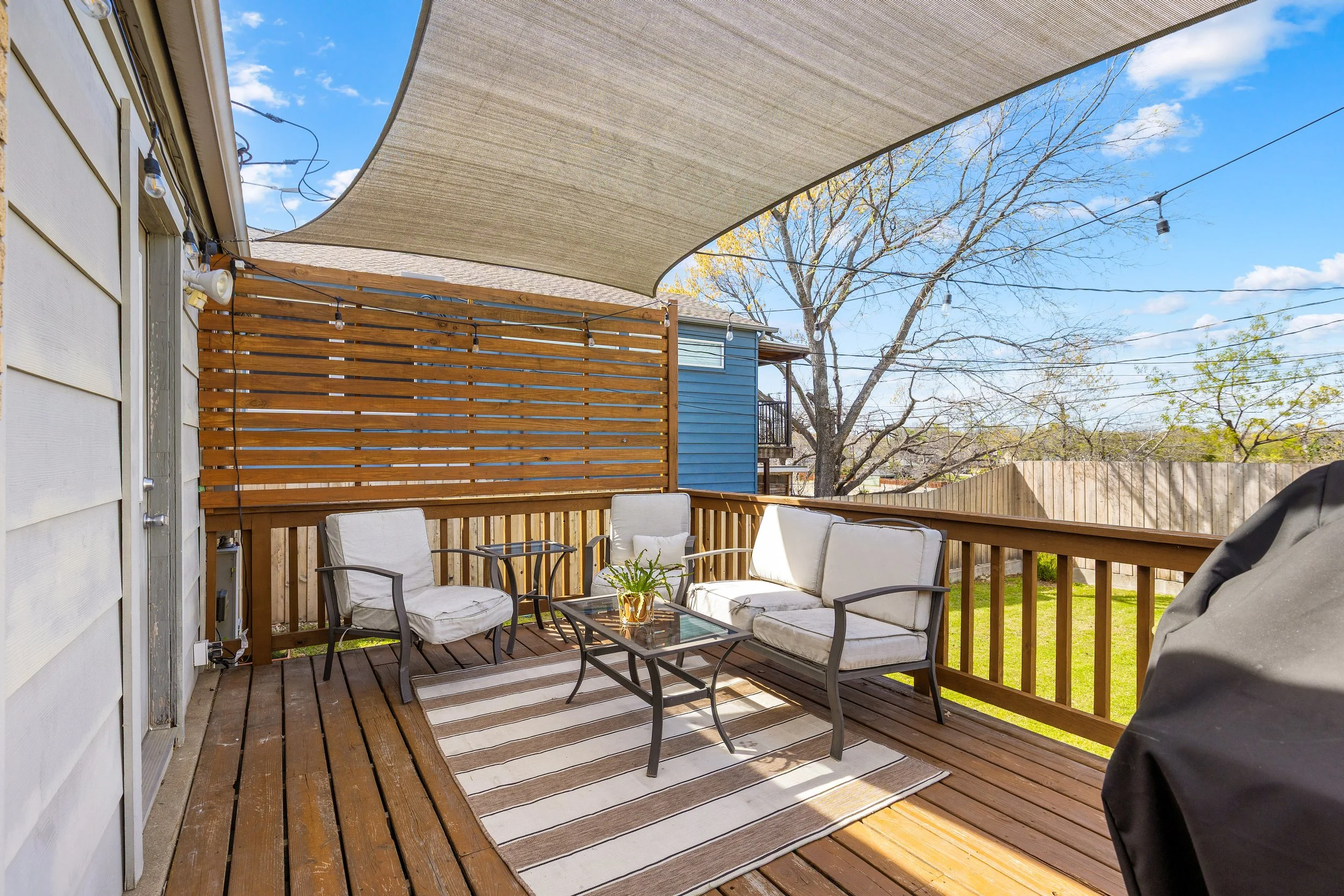 058 Back Porch - 4216 Locke.jpg