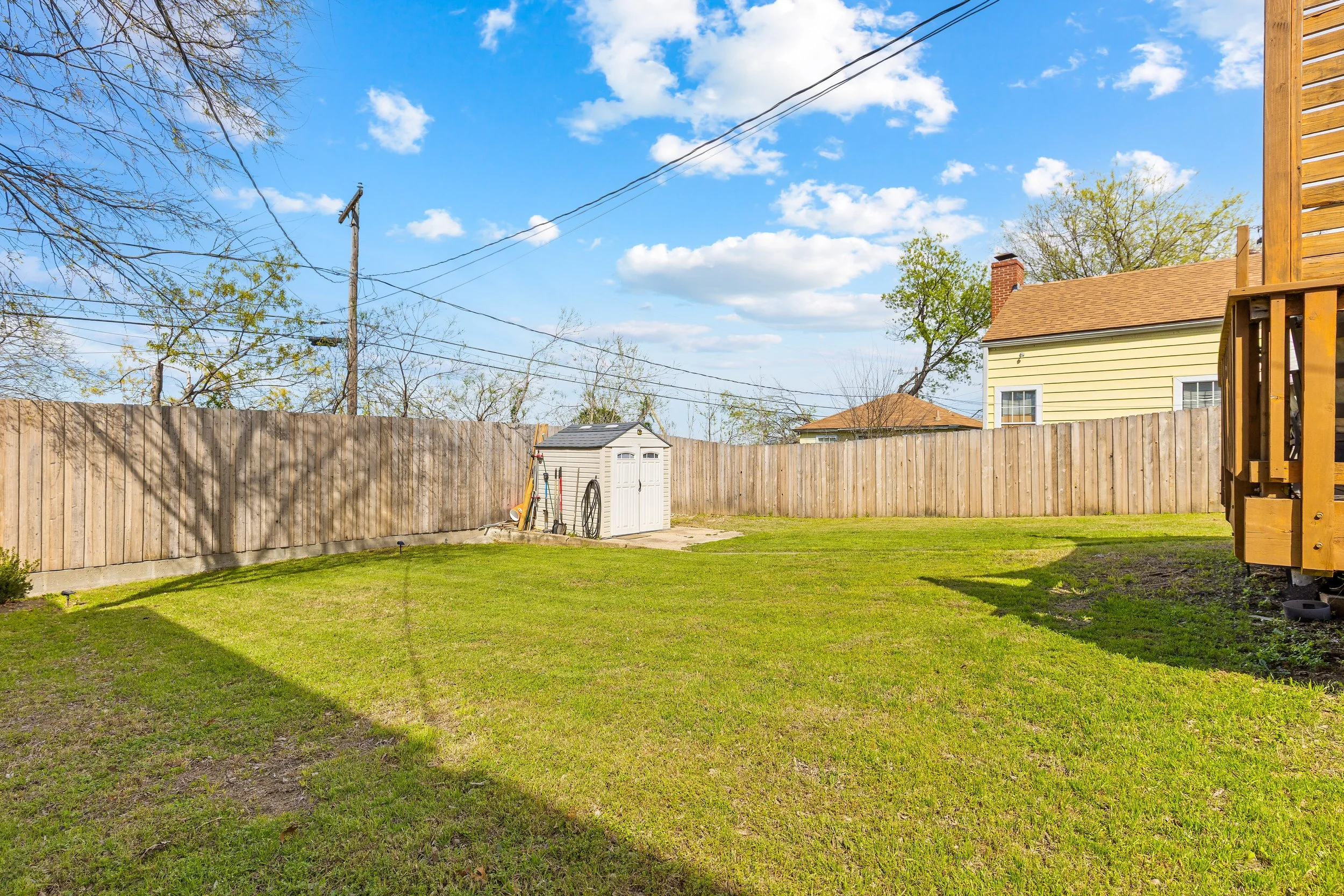 062 Backyard - 4216 Locke.jpg