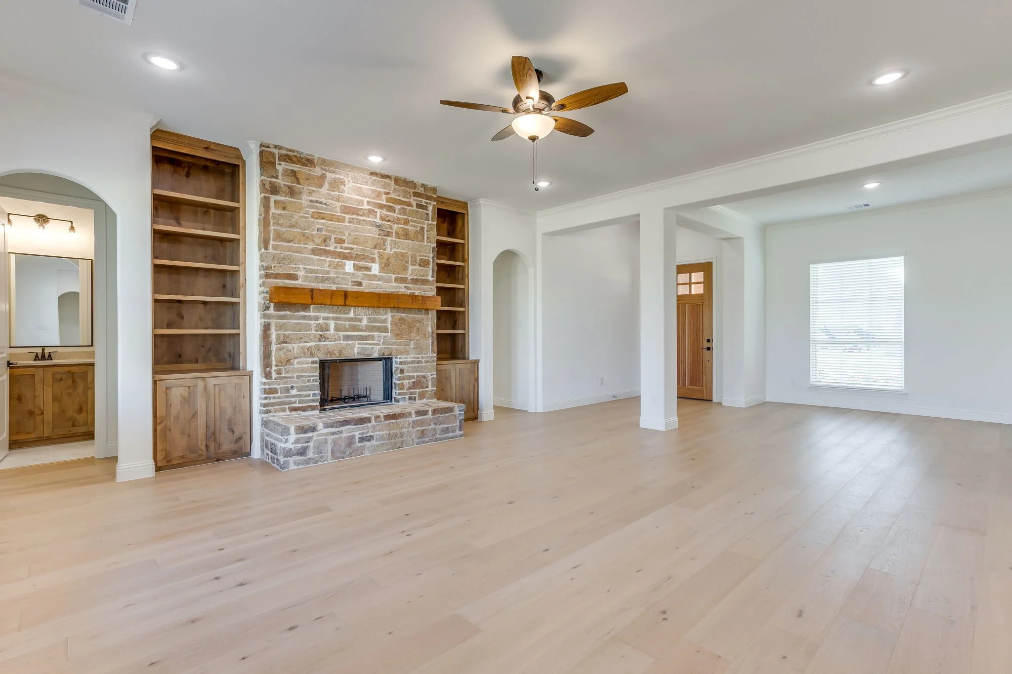 900 Medaris Way (11 of 47).jpg