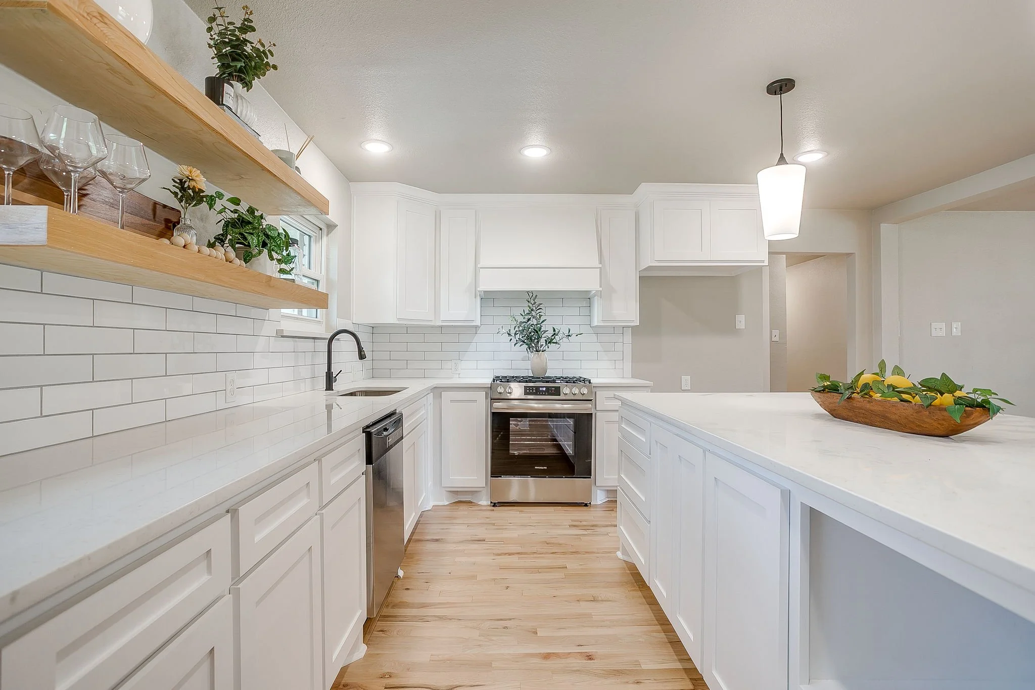 103 Vanshire Rd W (13 of 45).jpg