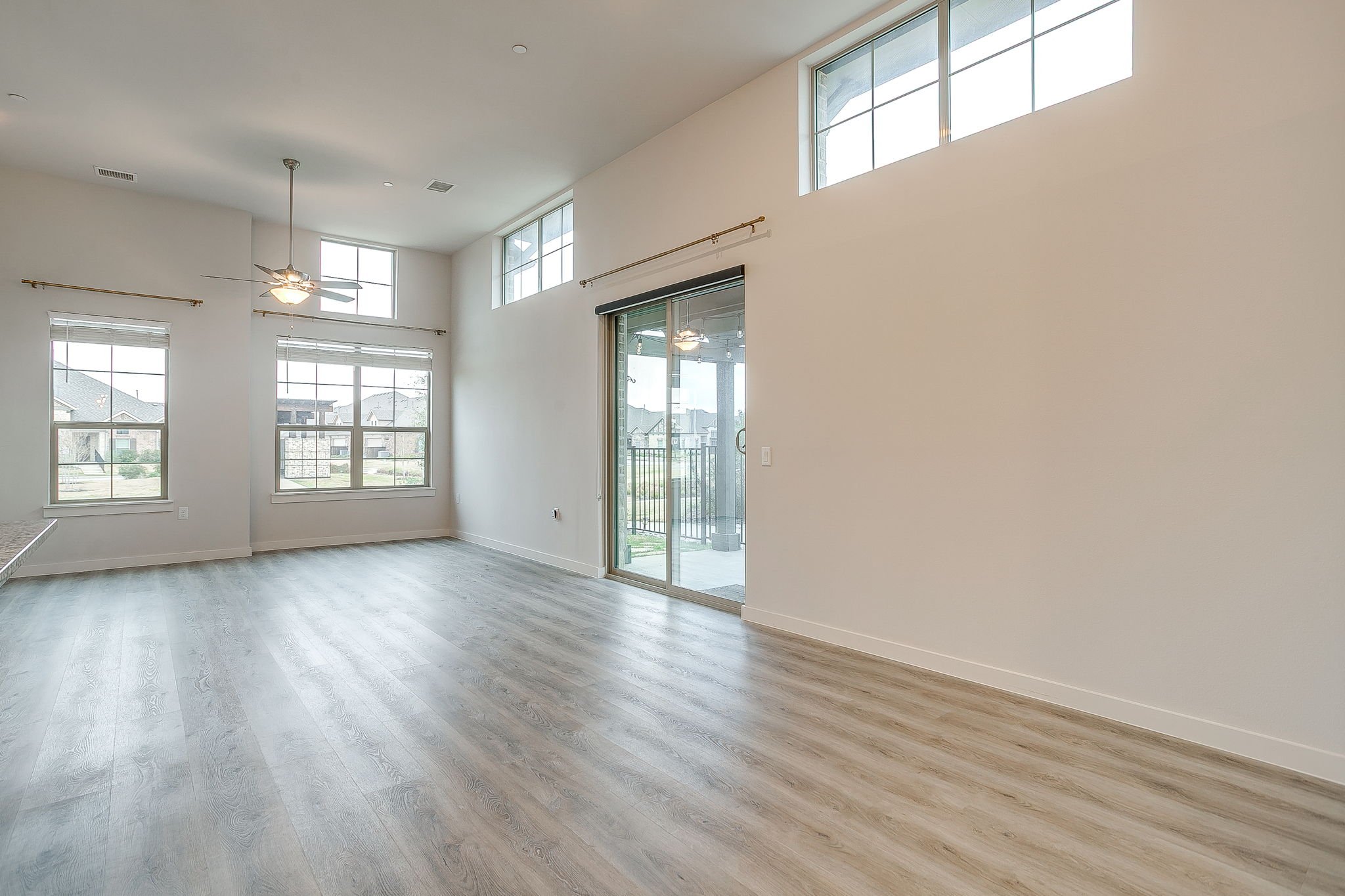 1020 Foxglove Ln (13 of 47).jpg