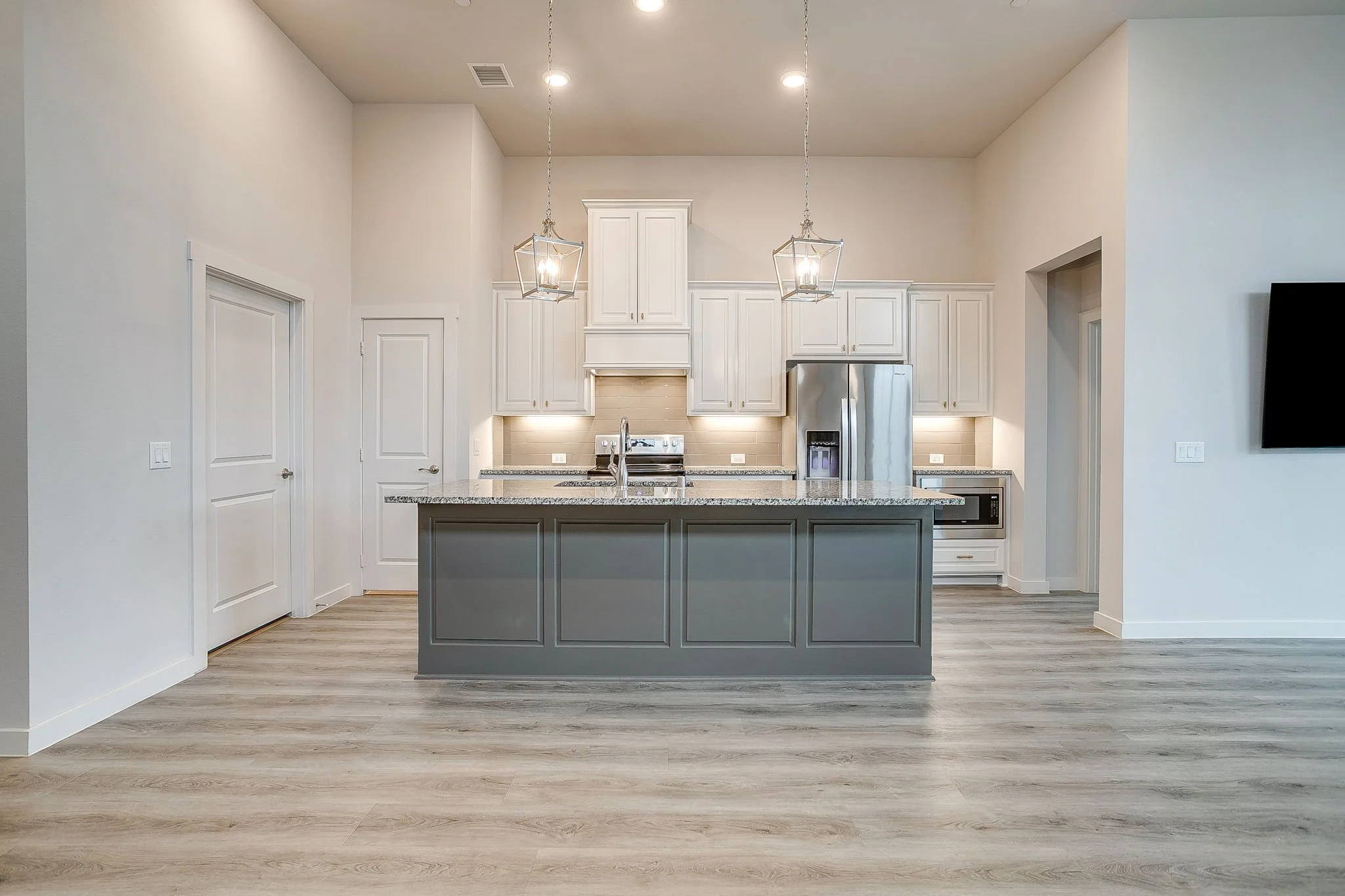 1020 Foxglove Ln (16 of 47).jpg