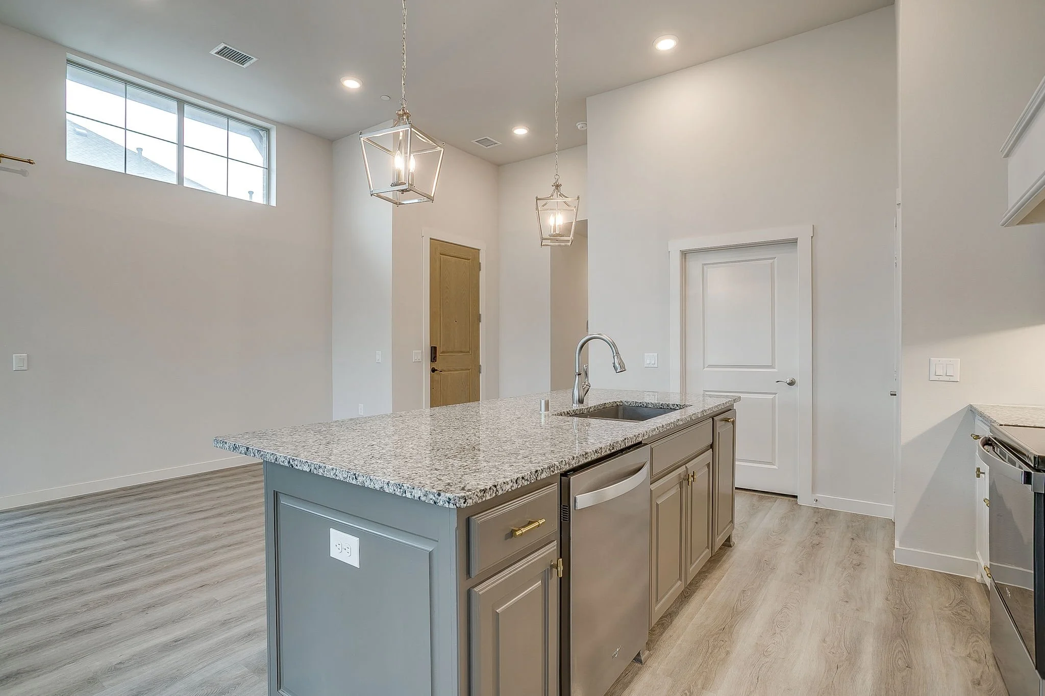 1020 Foxglove Ln (22 of 47).jpg