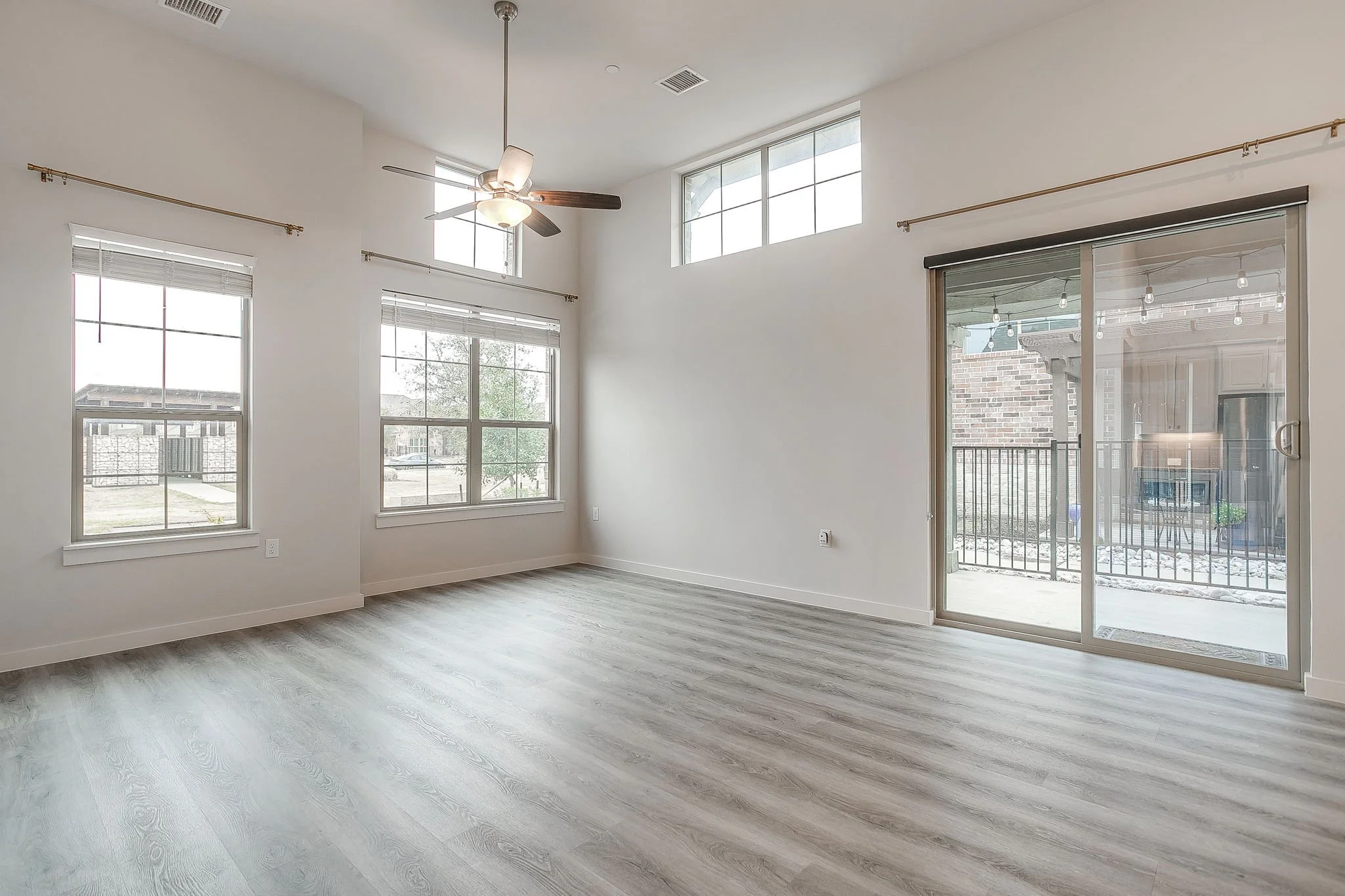 1020 Foxglove Ln (24 of 47).jpg