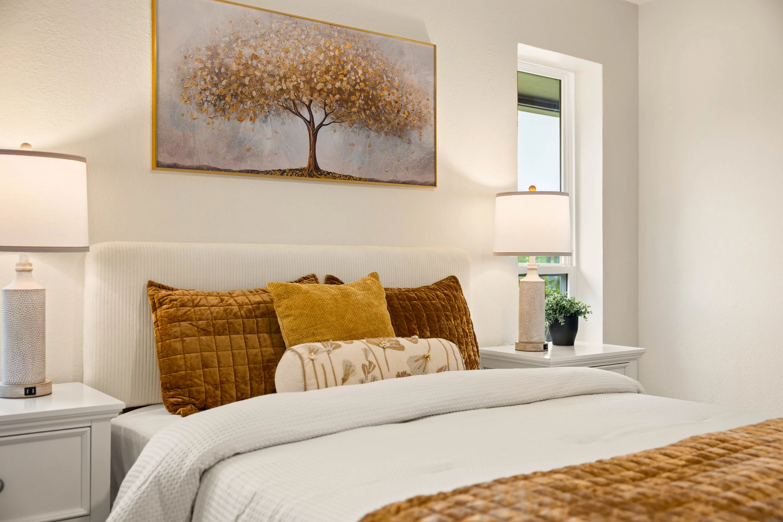 028 Primary Bedroom - 2850 Oak Tree.jpg