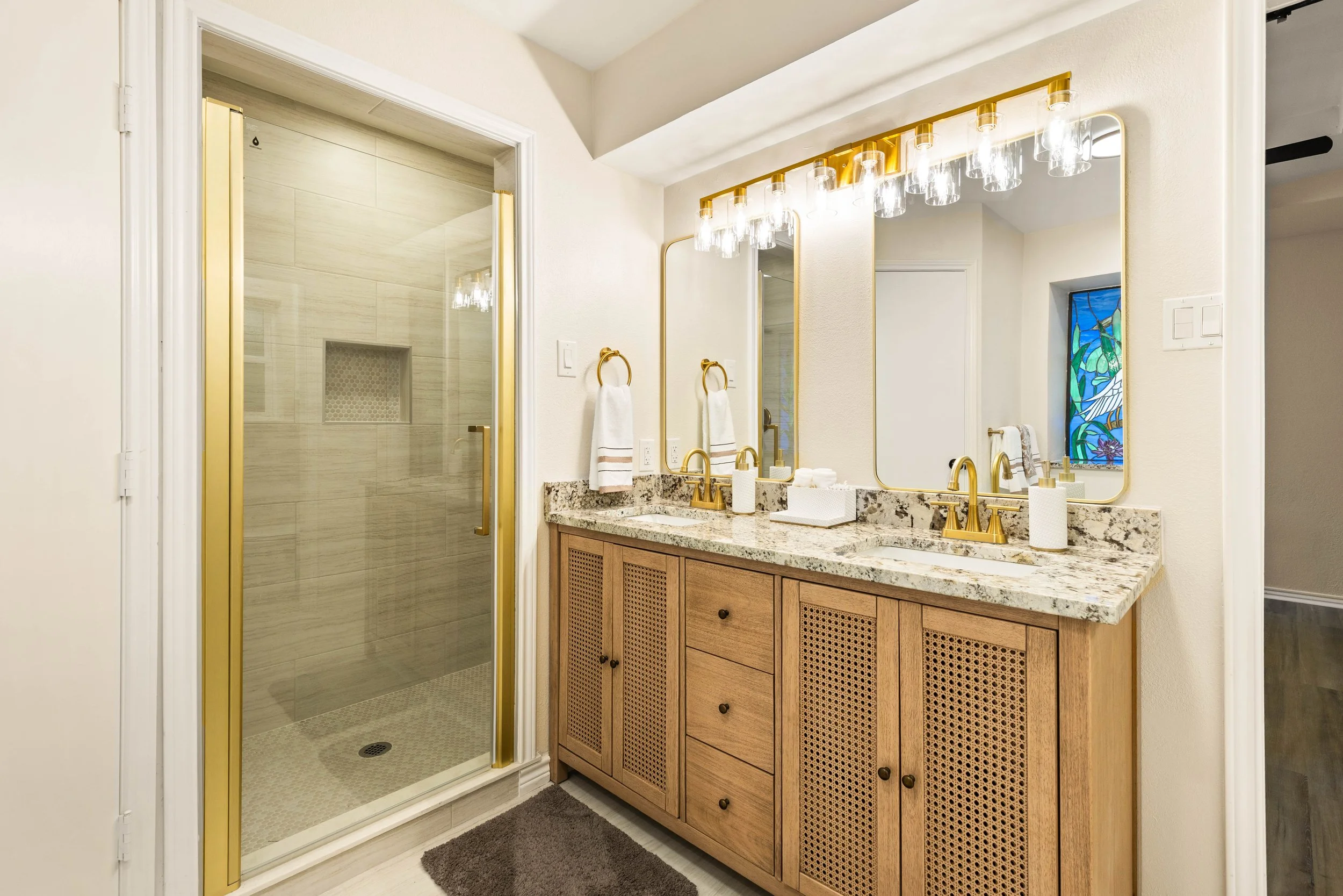 031 Primary Bathroom - 2850 Oak Tree.jpg