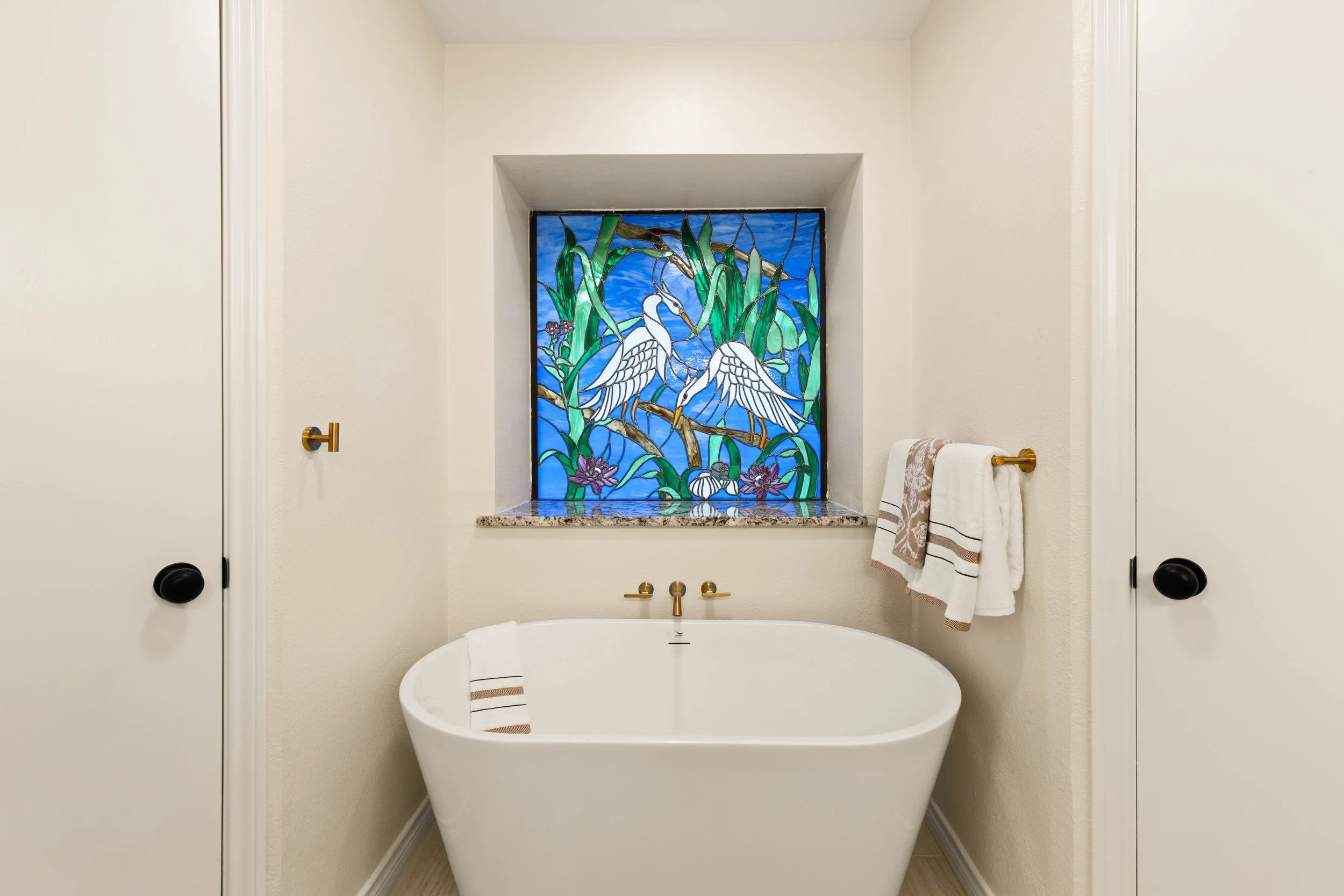 032 Primary Bathroom - 2850 Oak Tree.jpg