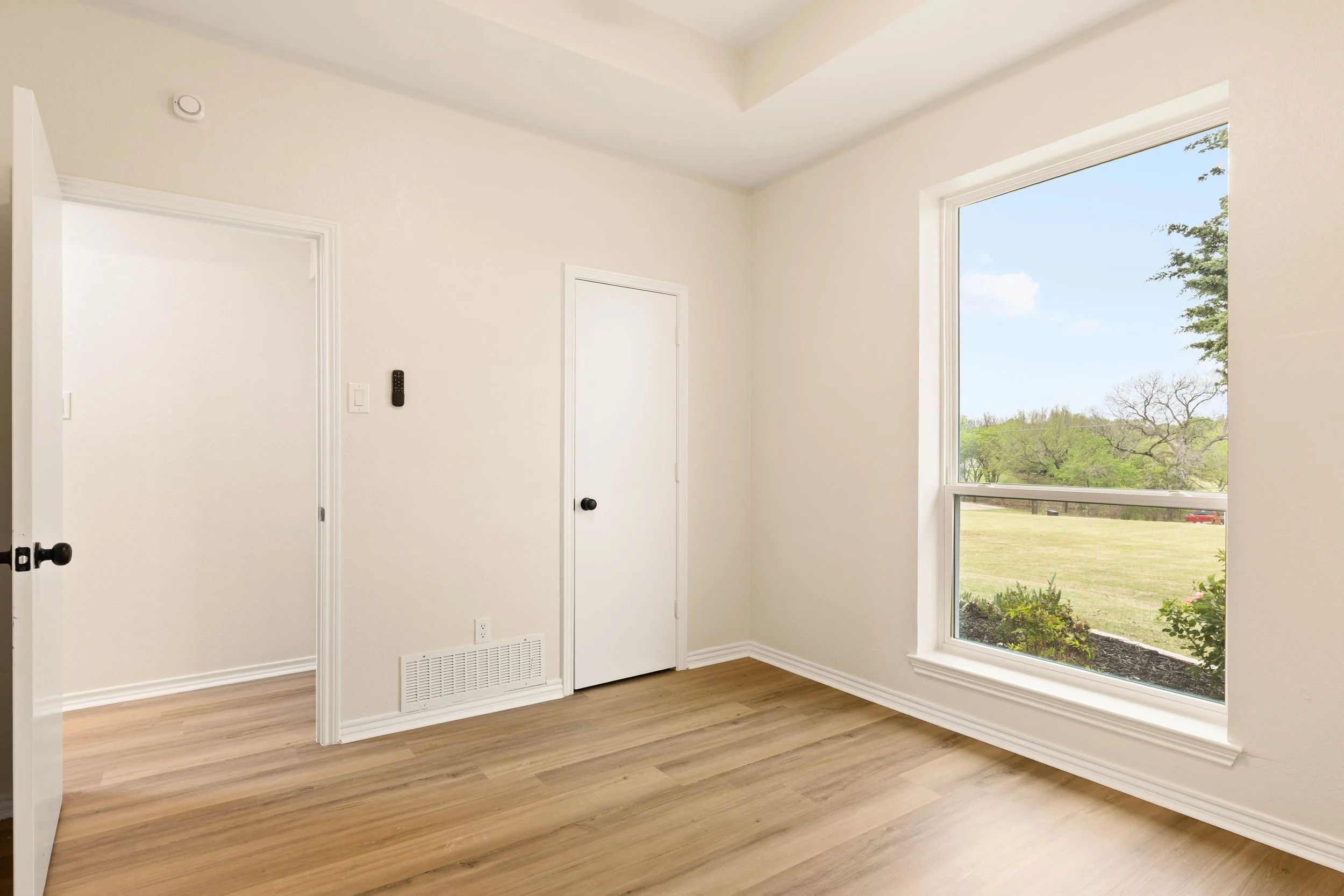 040 Bedroom 2 - 2850 Oak Tree.jpg