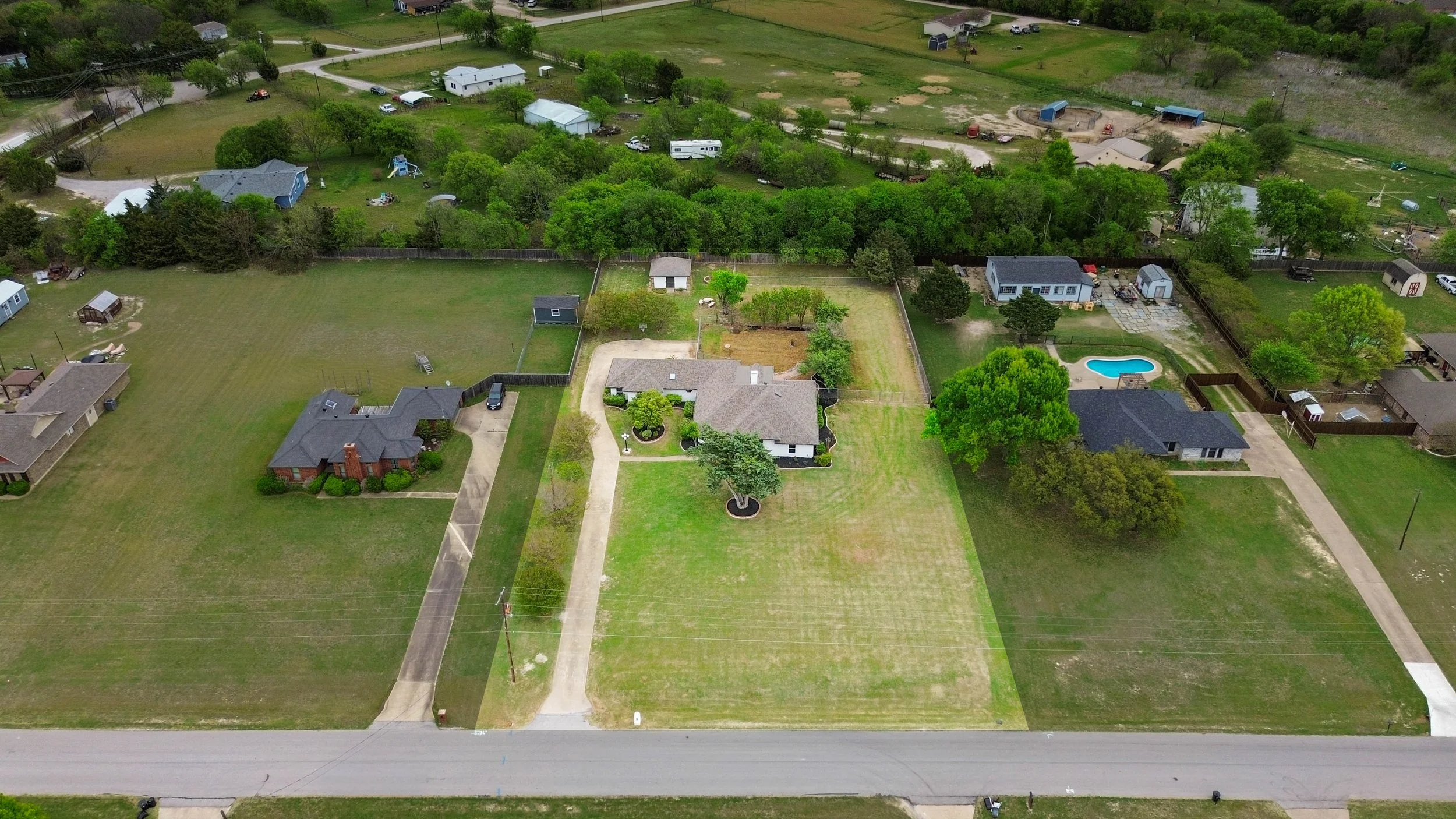 065 Aerial Front - 2850 Oak Tree.jpg