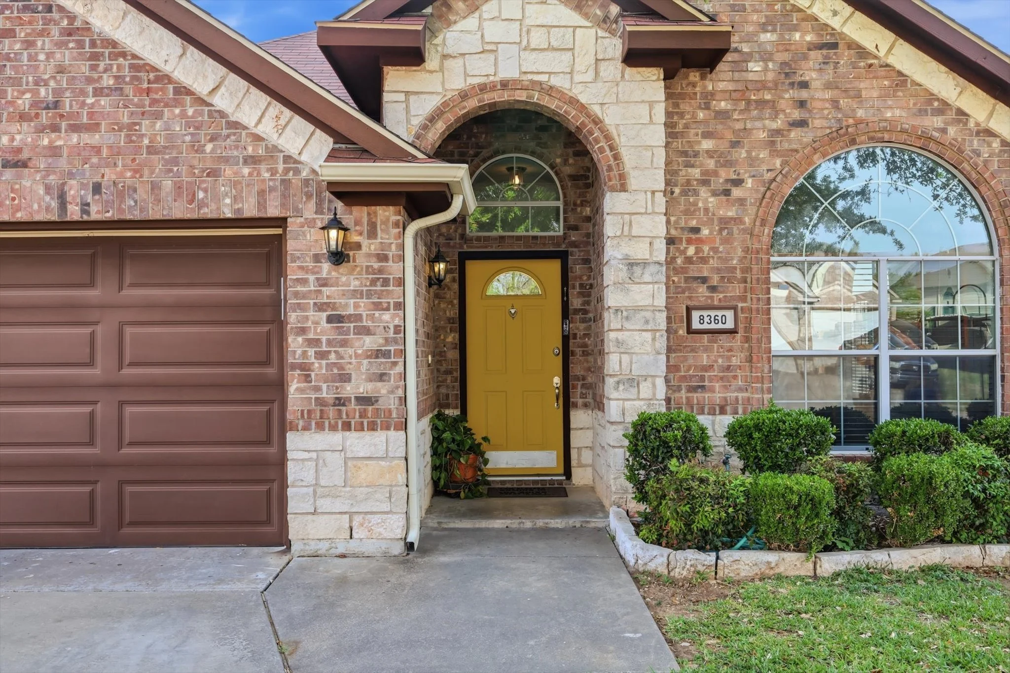 04-8360 Whippoorwill Dr FINAL-4.jpg