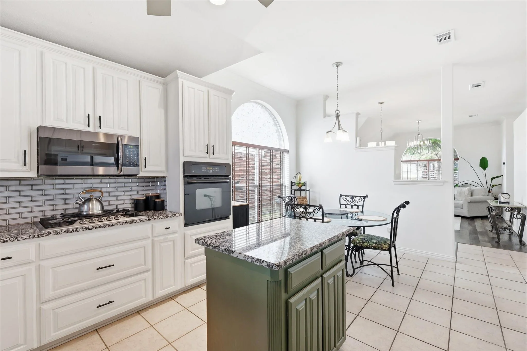 15-8360 Whippoorwill Dr FINAL-15.jpg