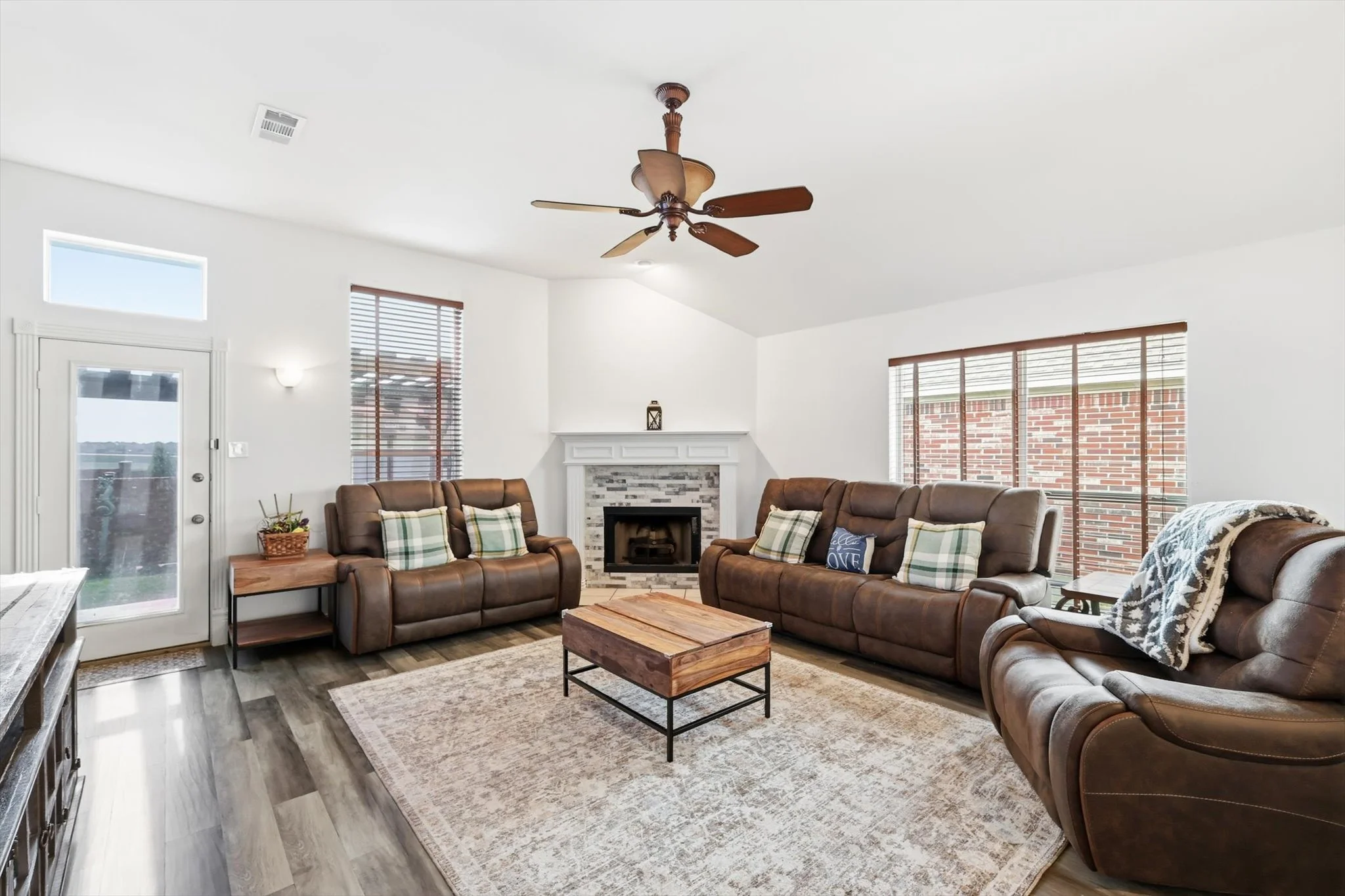 19-8360 Whippoorwill Dr FINAL-19.jpg