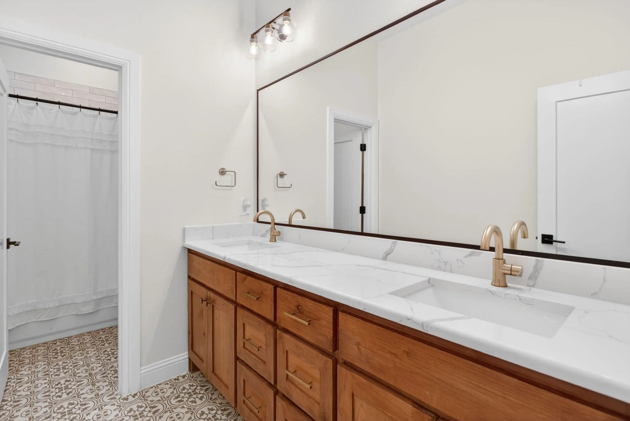 136 Grace Vw Rd (41 of 77).jpg