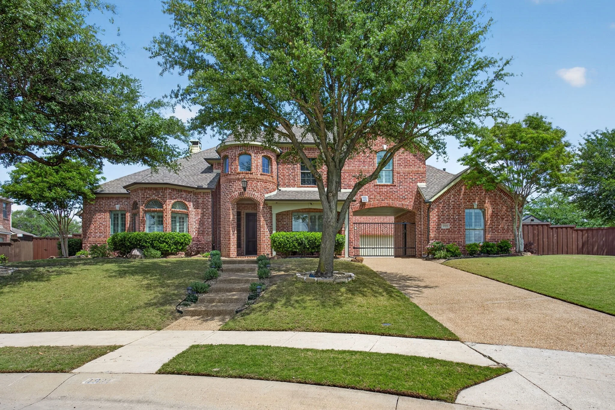 1921 Cedar Springs Dr (17 of 116).jpg