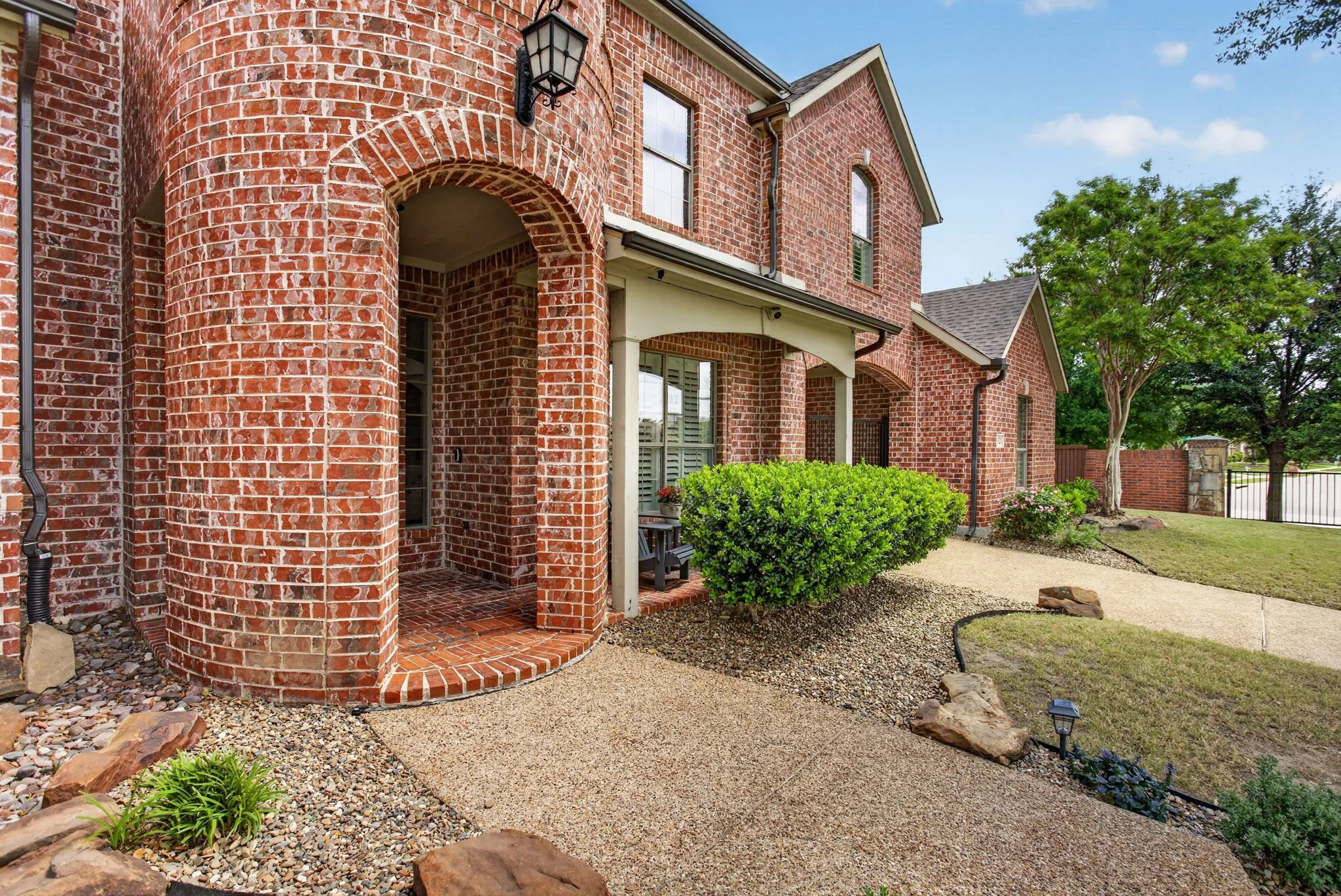 1921 Cedar Springs Dr (23 of 116).jpg