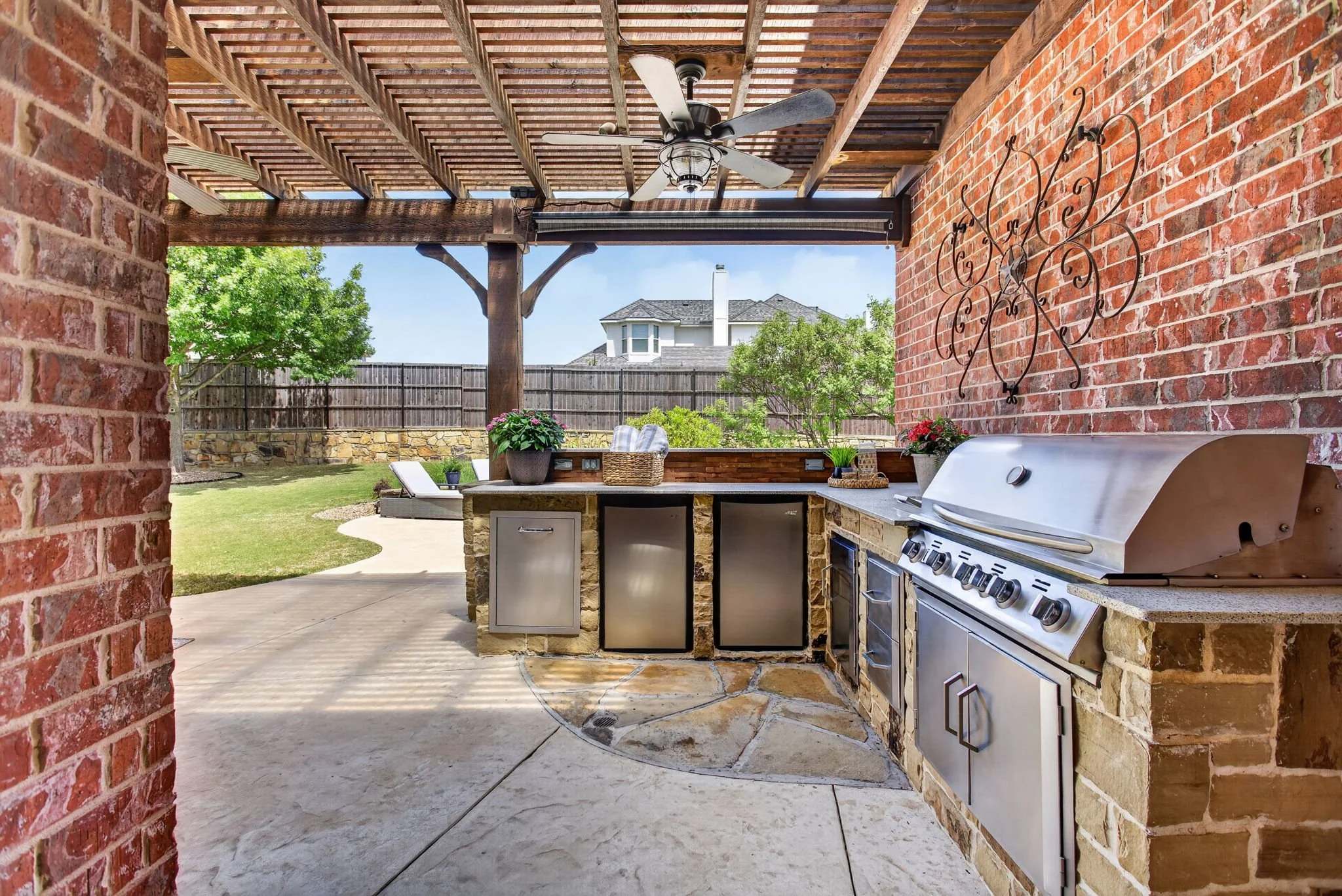 1921 Cedar Springs Dr (95 of 116).jpg