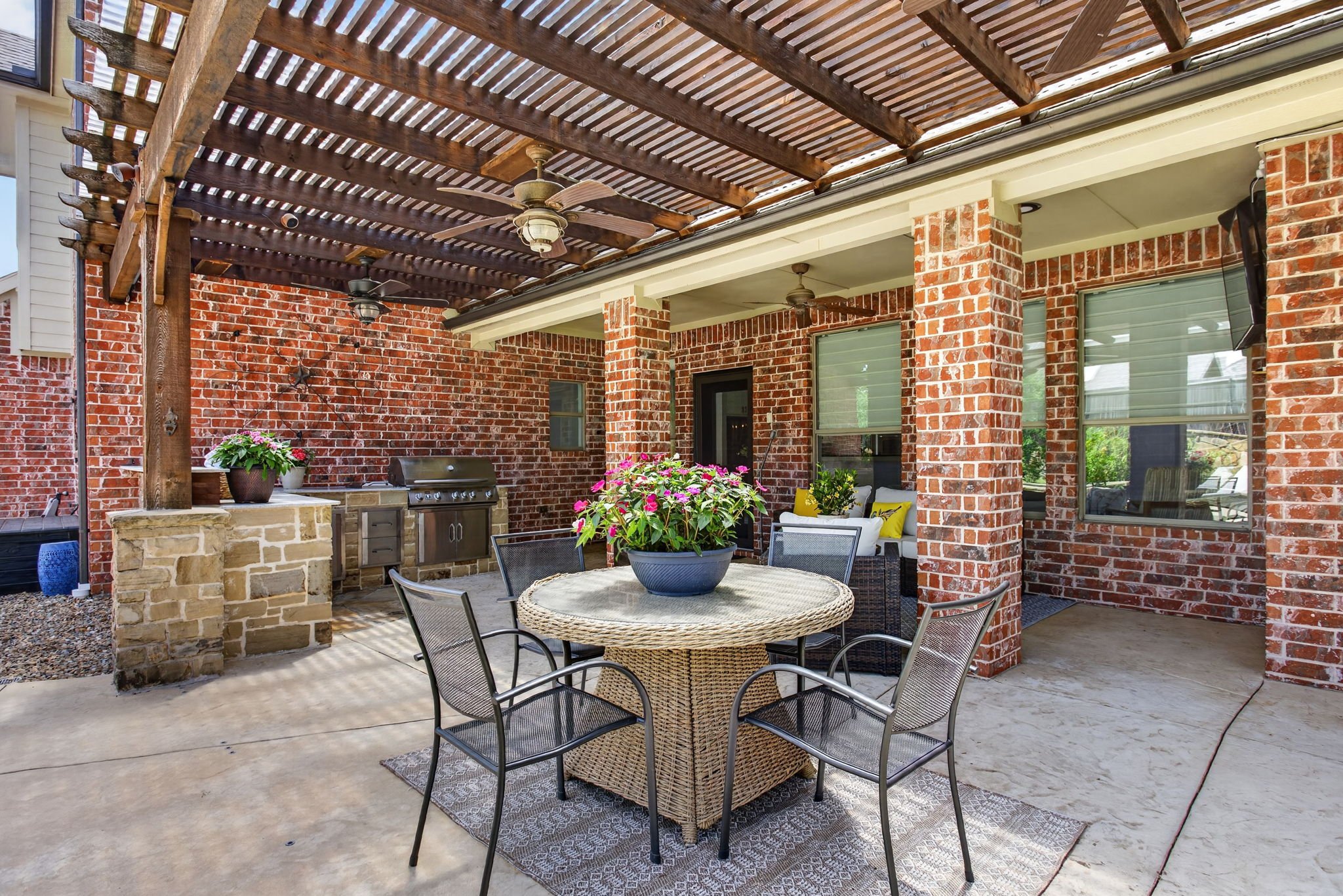 1921 Cedar Springs Dr (100 of 116).jpg