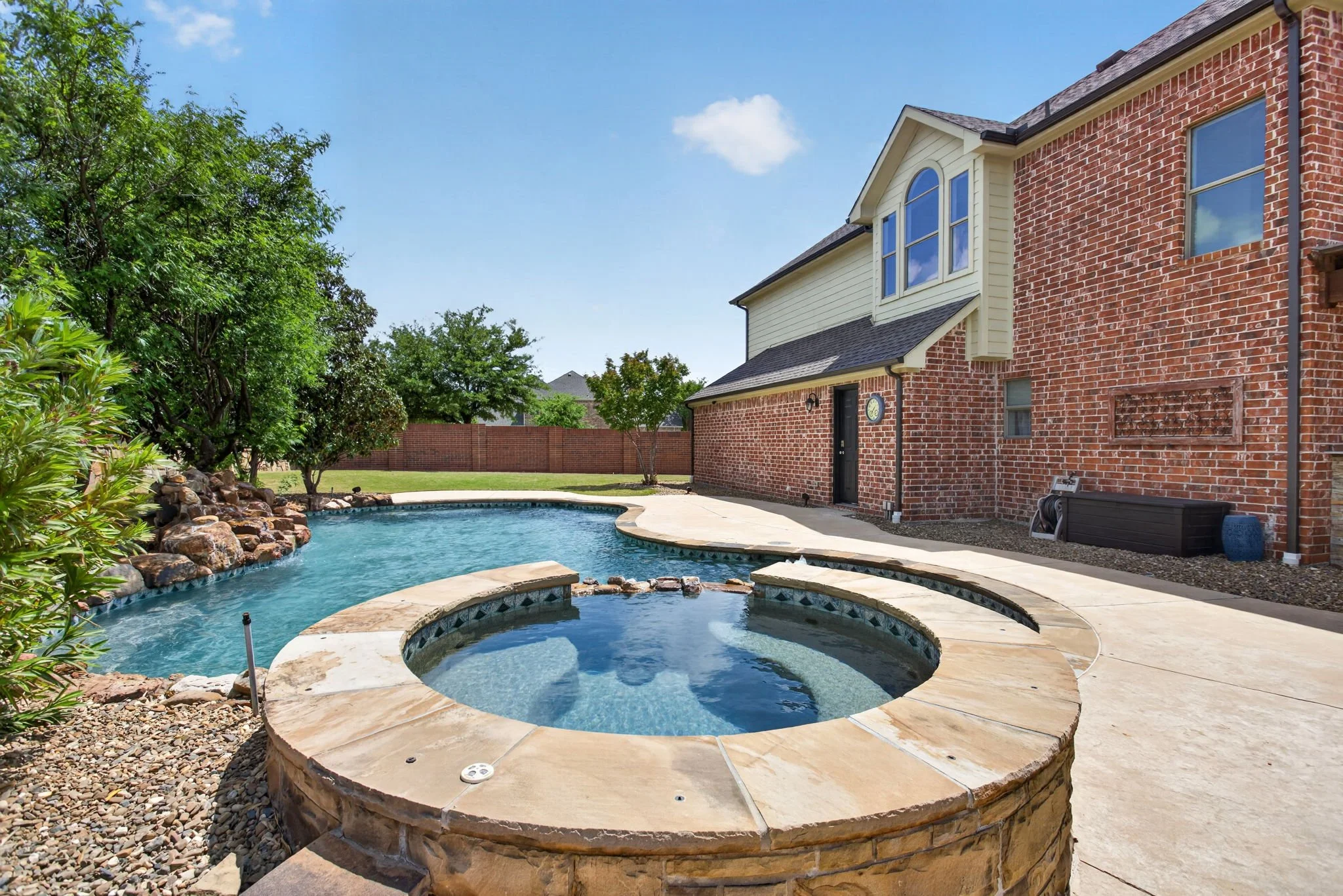 1921 Cedar Springs Dr (105 of 116).jpg