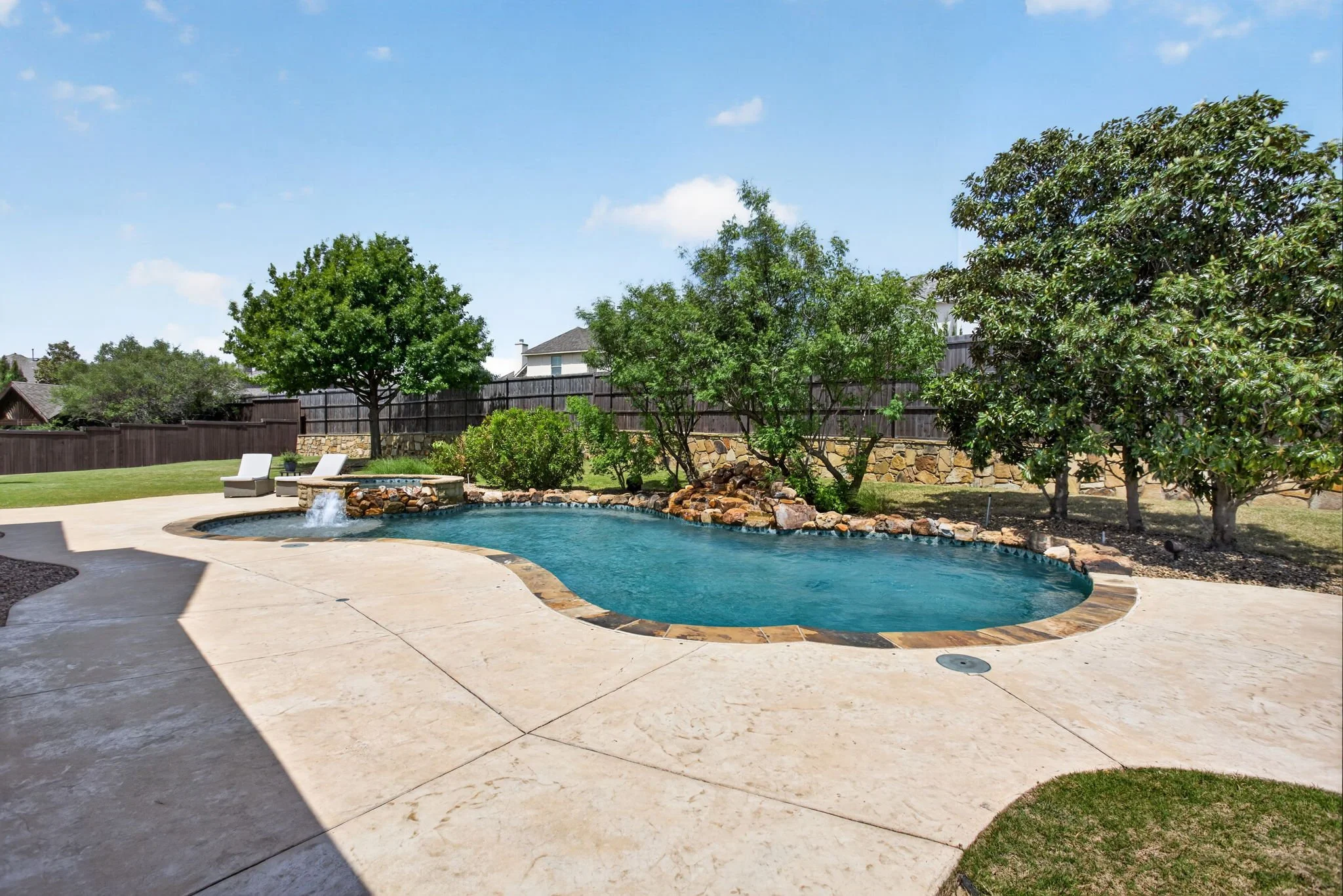 1921 Cedar Springs Dr (107 of 116).jpg