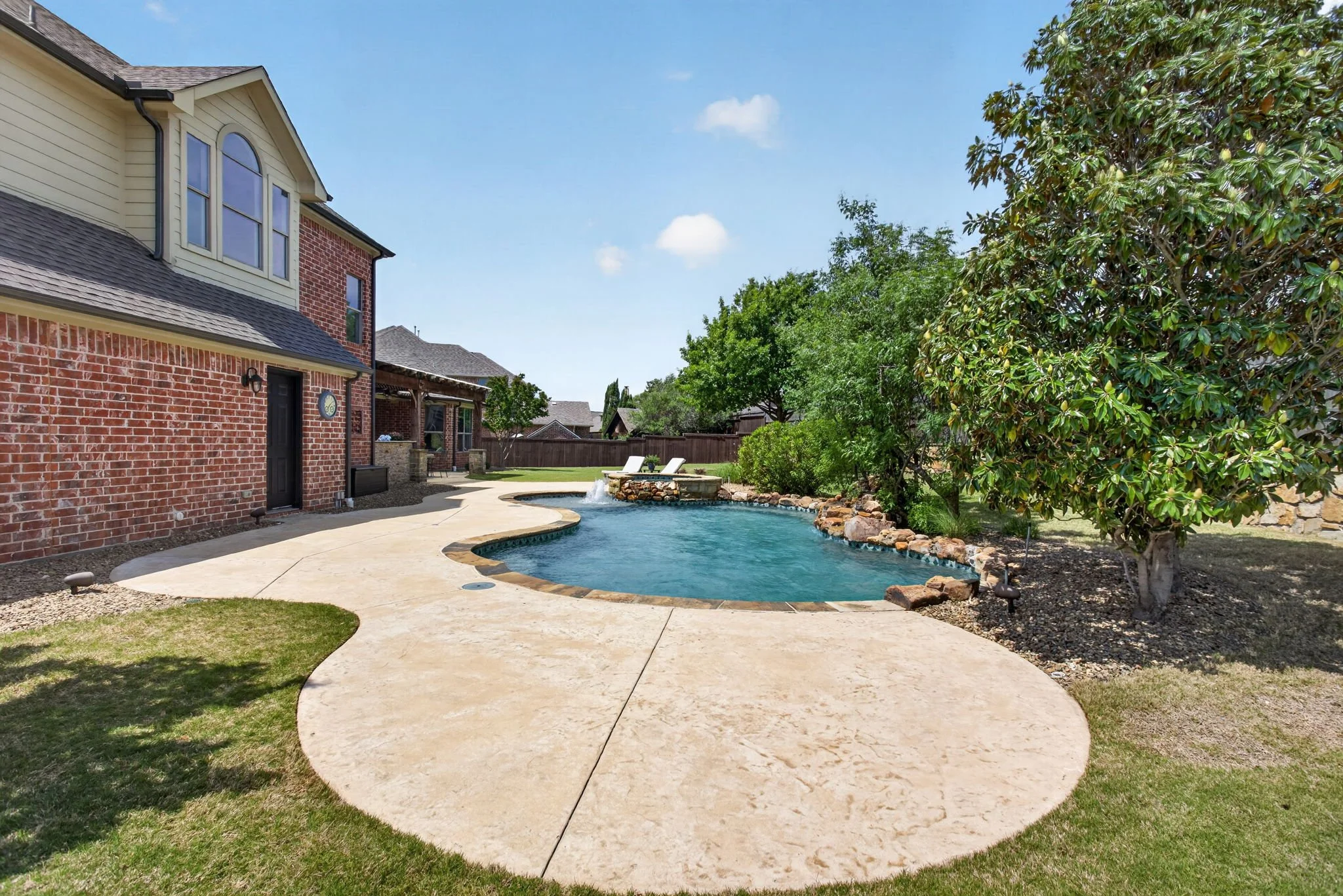 1921 Cedar Springs Dr (108 of 116).jpg