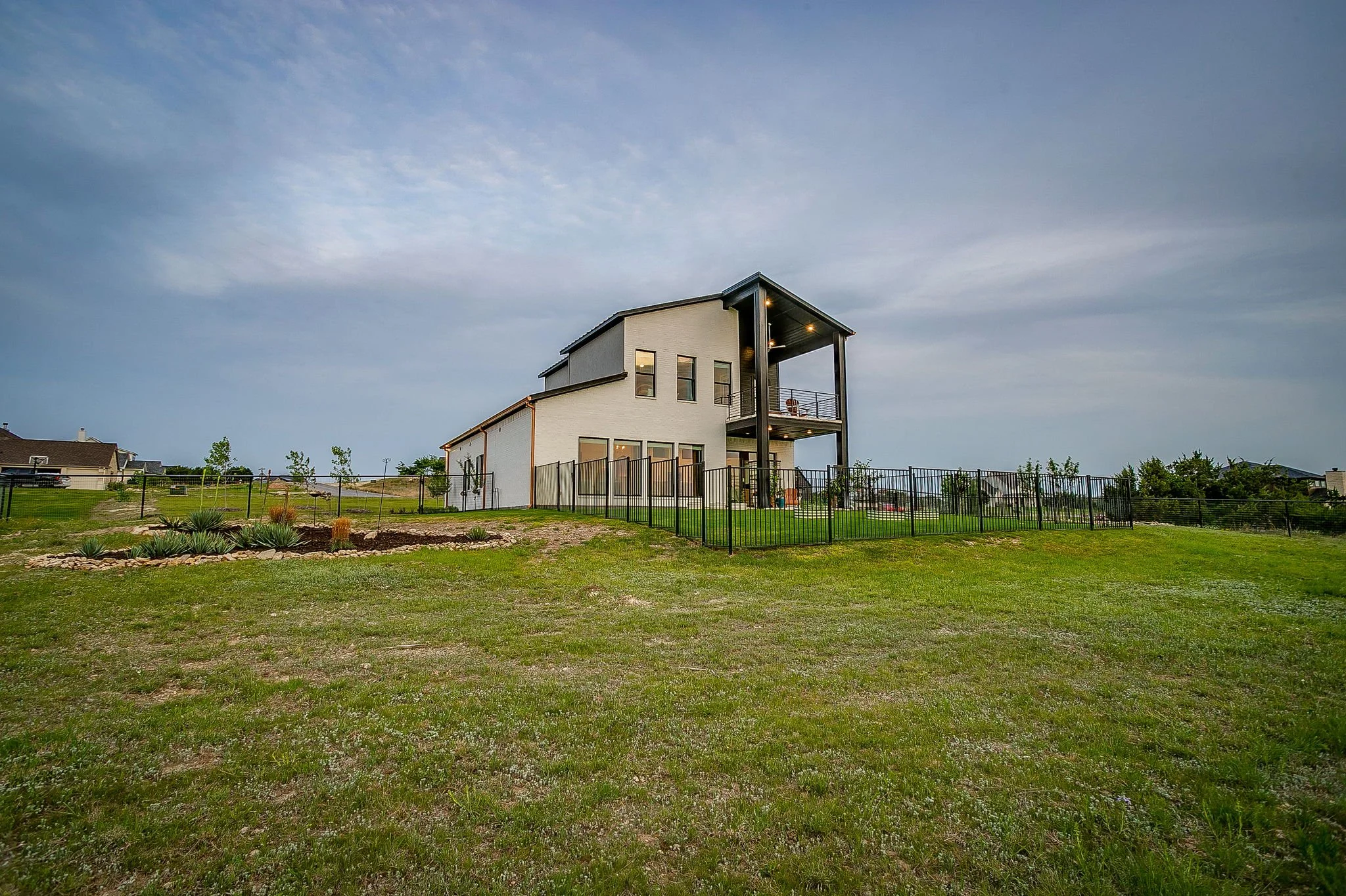 2096 Eagles Rdg Dr (11 of 59).jpg