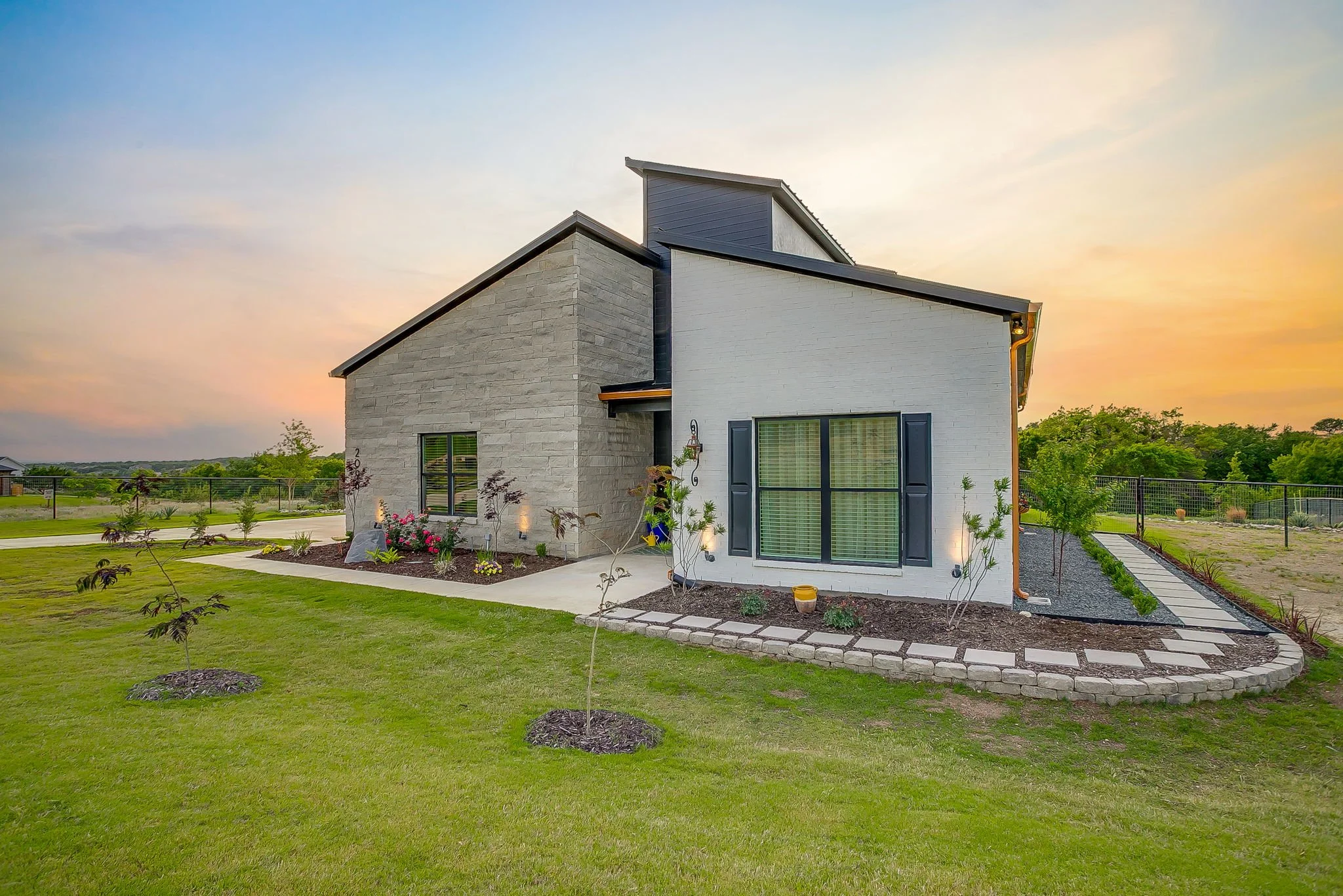 2096 Eagles Rdg Dr (15 of 18).jpg