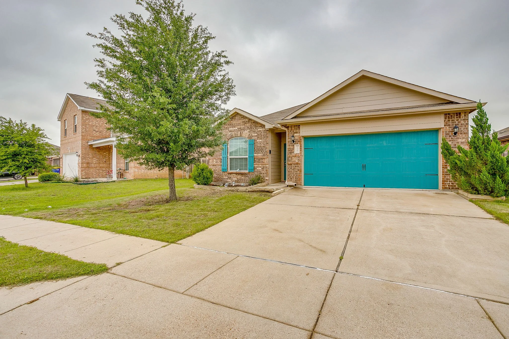 136 Kennedy Dr (4 of 46).jpg