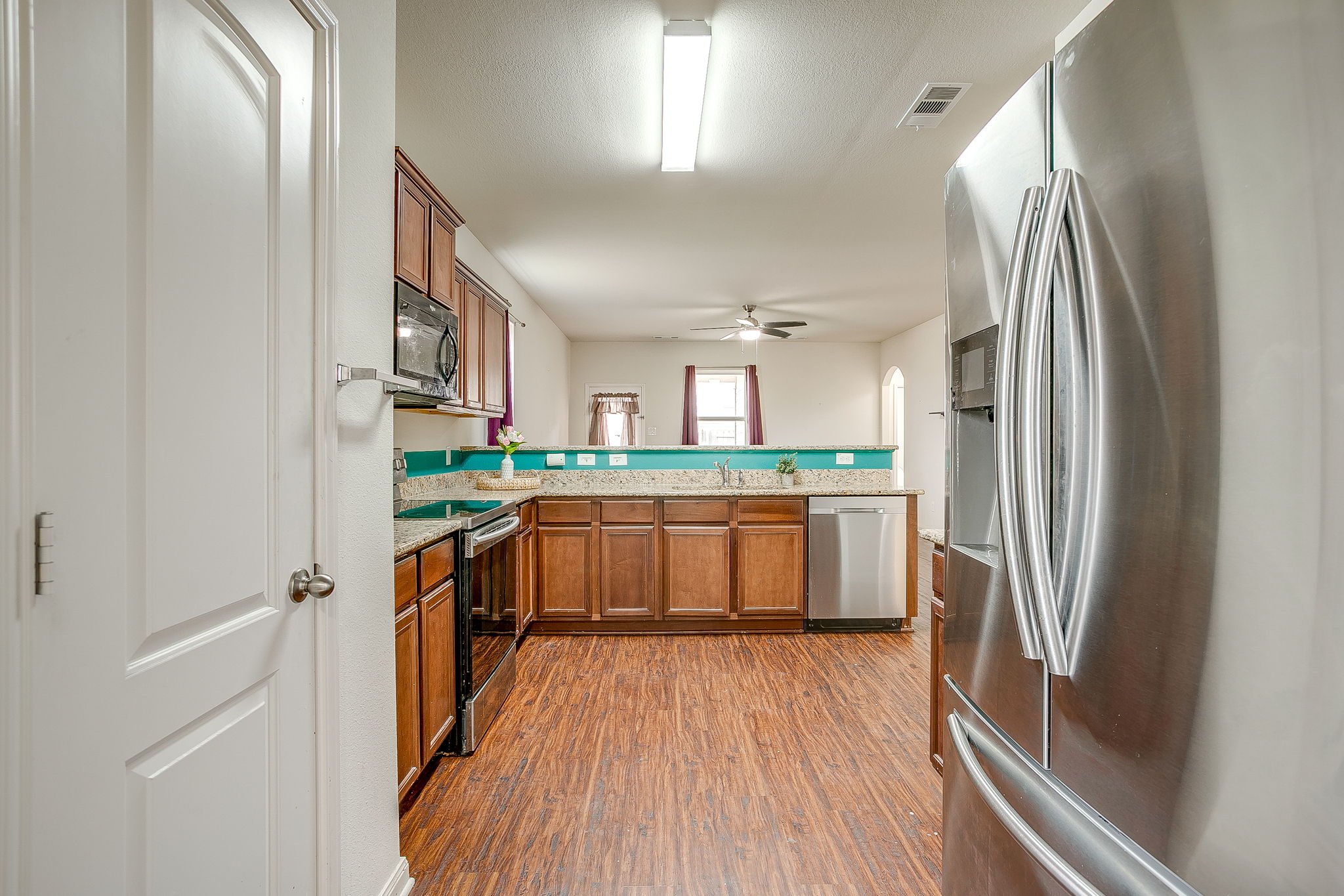 136 Kennedy Dr (8 of 46).jpg