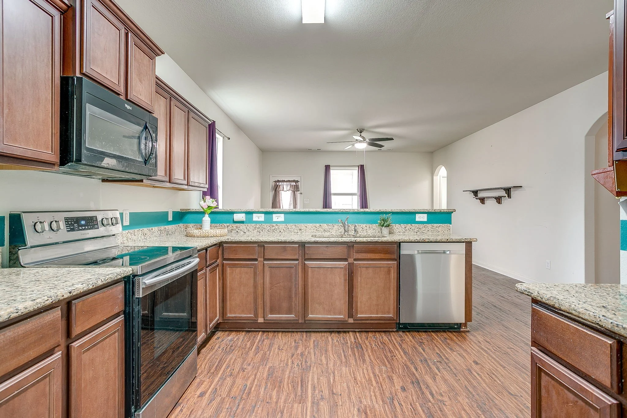 136 Kennedy Dr (9 of 46).jpg