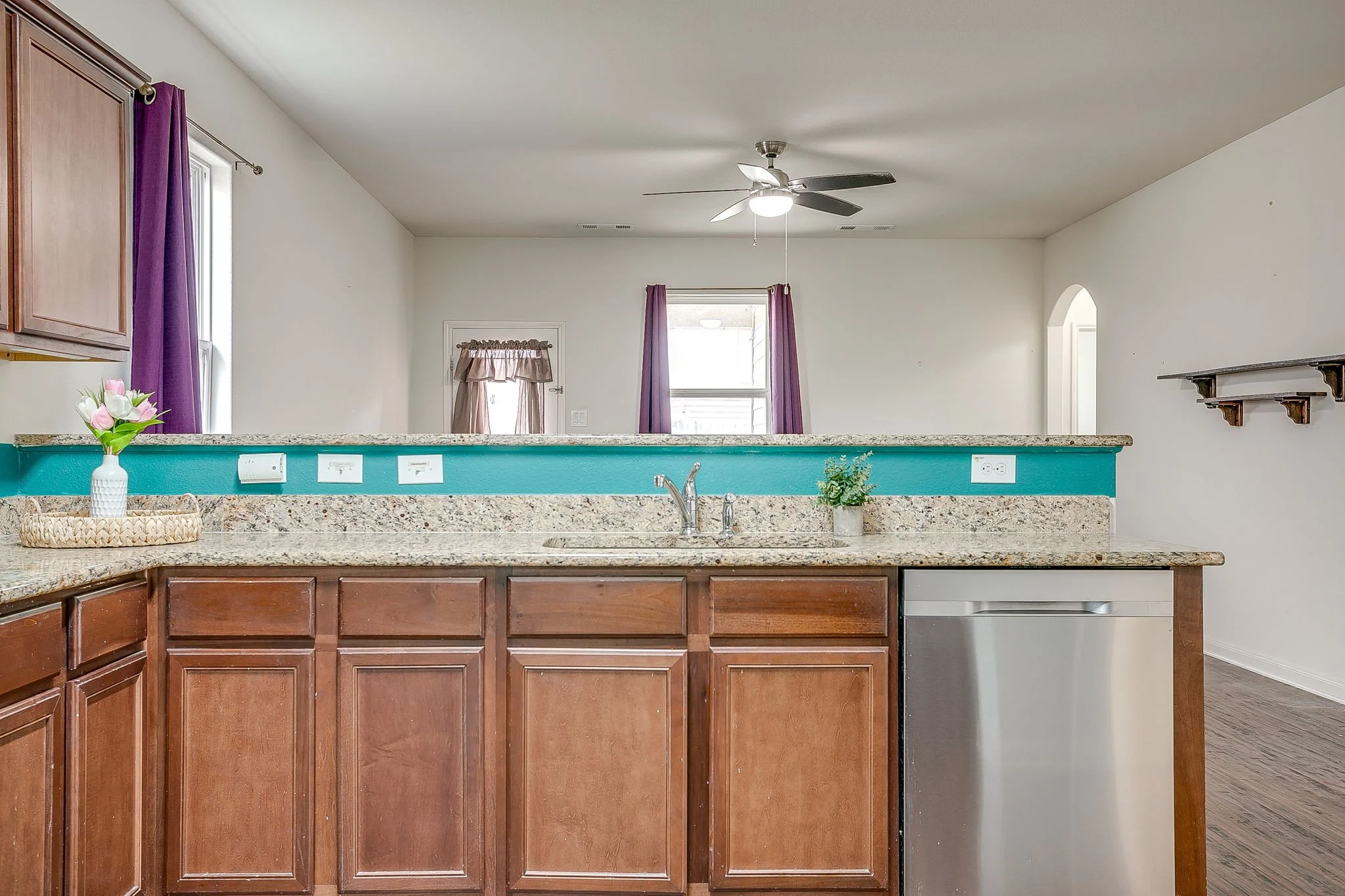 136 Kennedy Dr (10 of 46).jpg