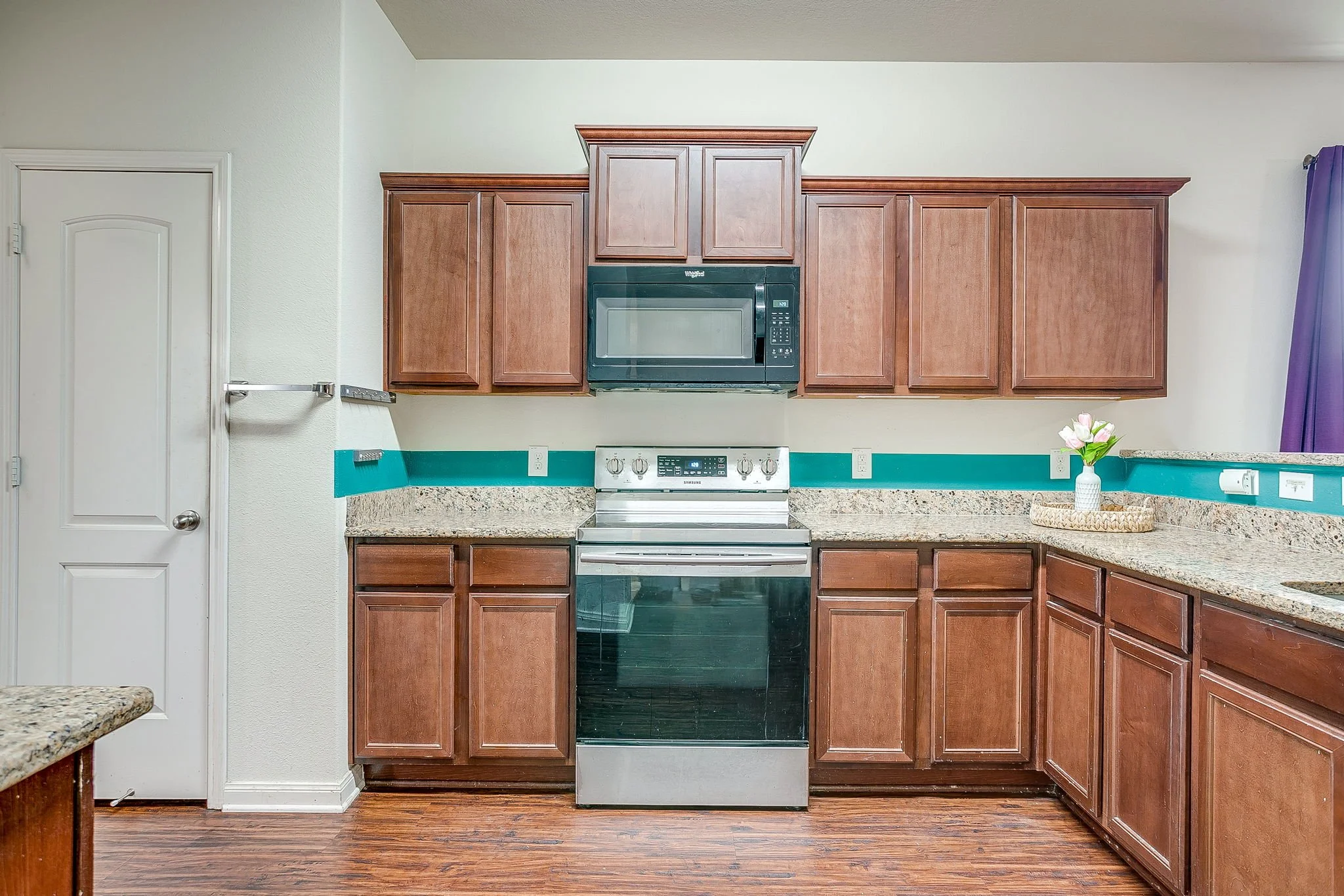 136 Kennedy Dr (12 of 46).jpg