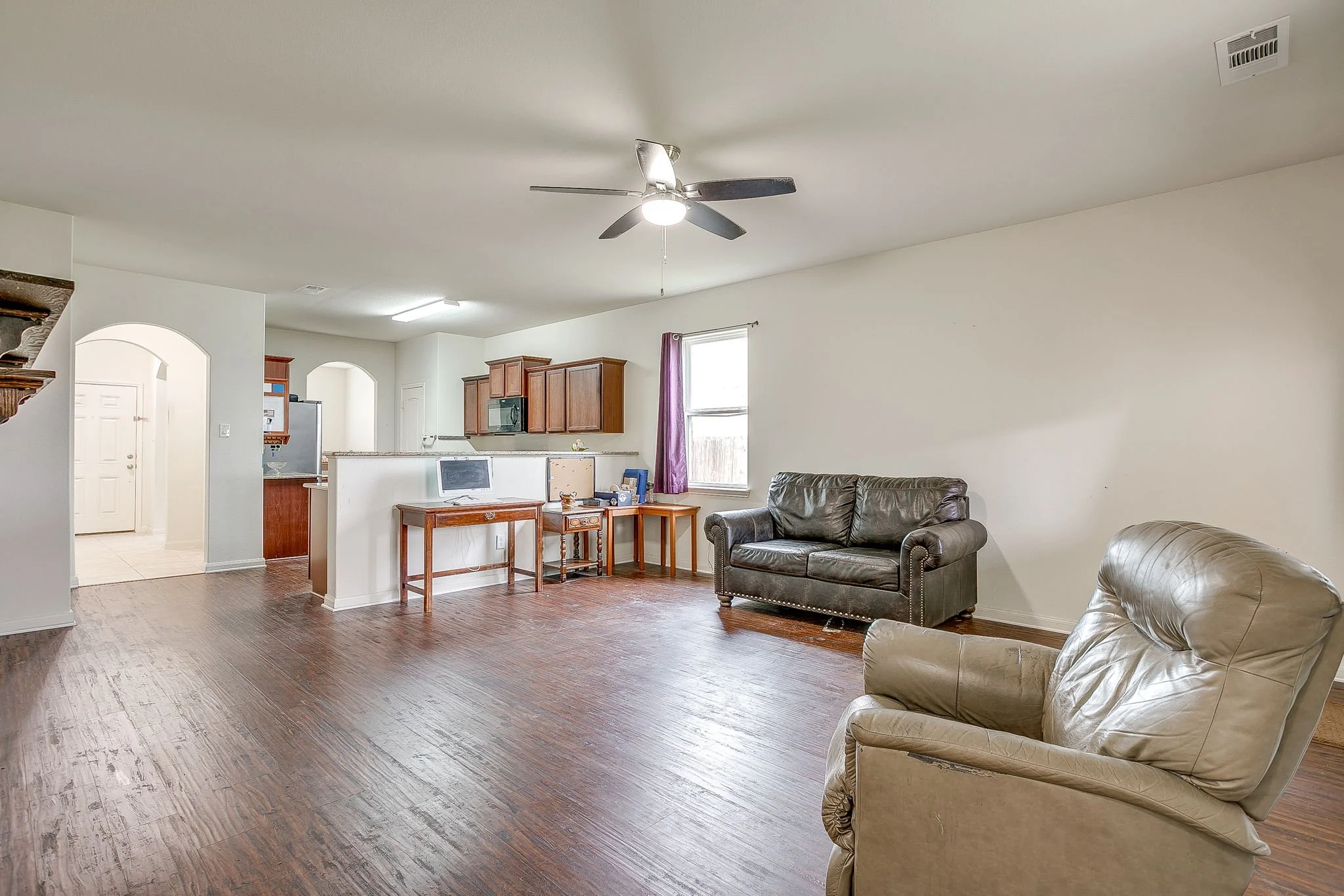 136 Kennedy Dr (15 of 46).jpg
