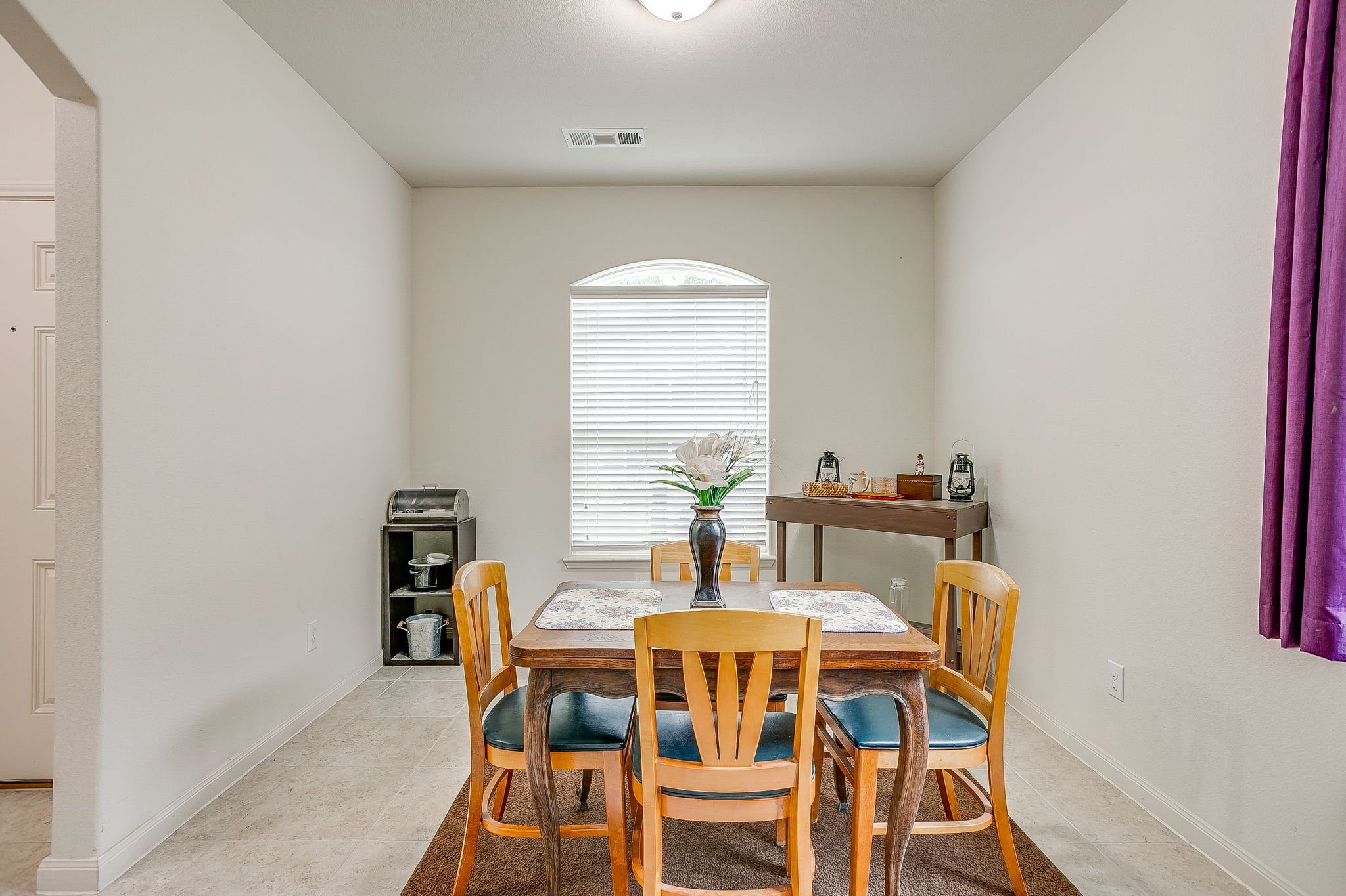 136 Kennedy Dr (19 of 46).jpg
