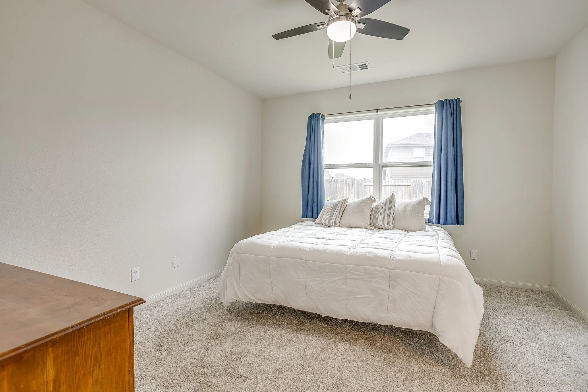 136 Kennedy Dr (21 of 46).jpg