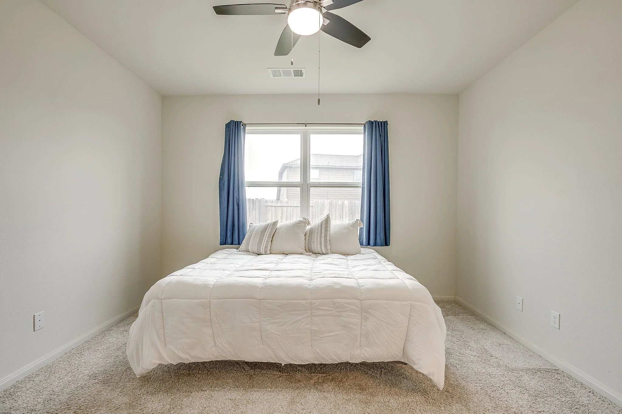 136 Kennedy Dr (23 of 46).jpg