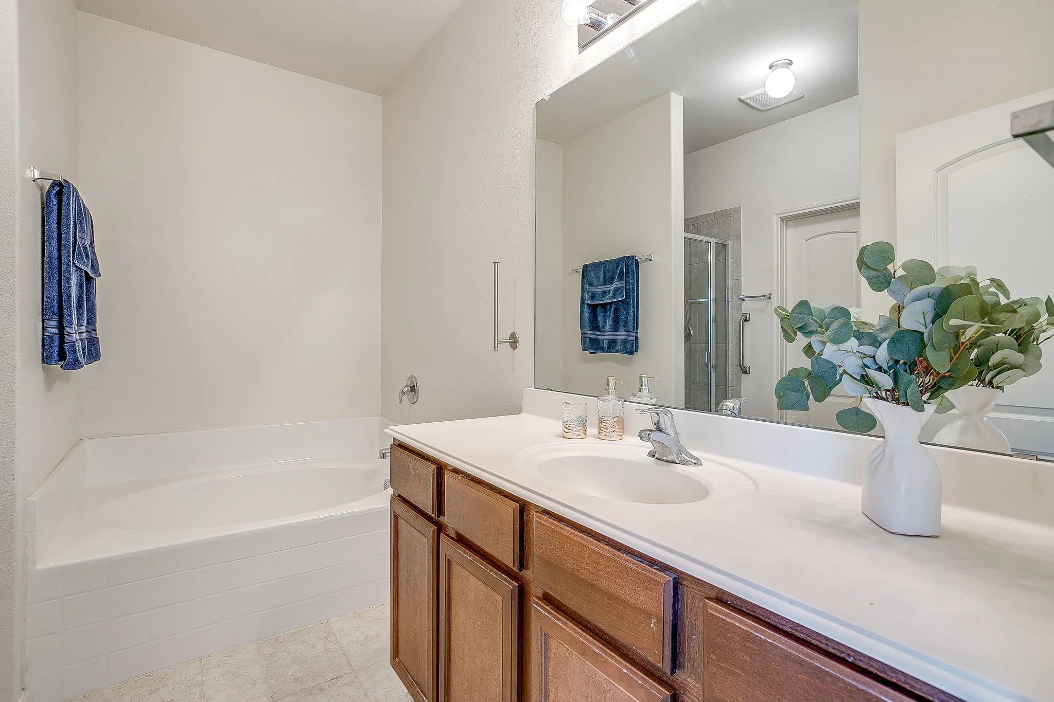136 Kennedy Dr (26 of 46).jpg