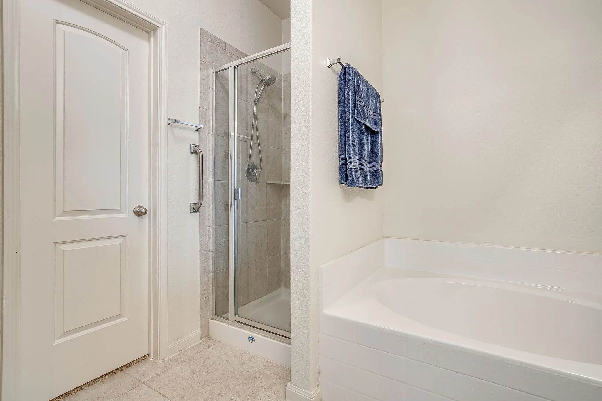 136 Kennedy Dr (28 of 46).jpg