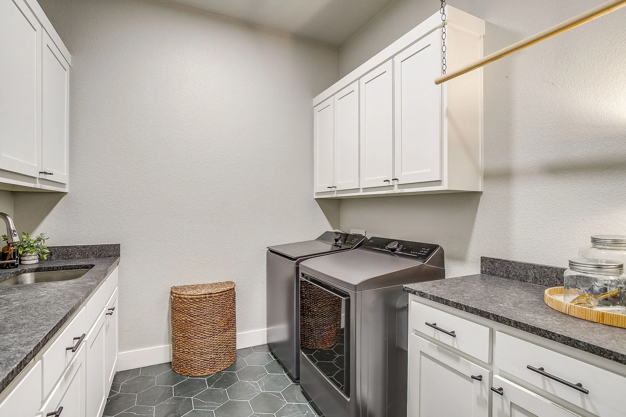 5520 Big Valley Cir (35 of 59).jpg