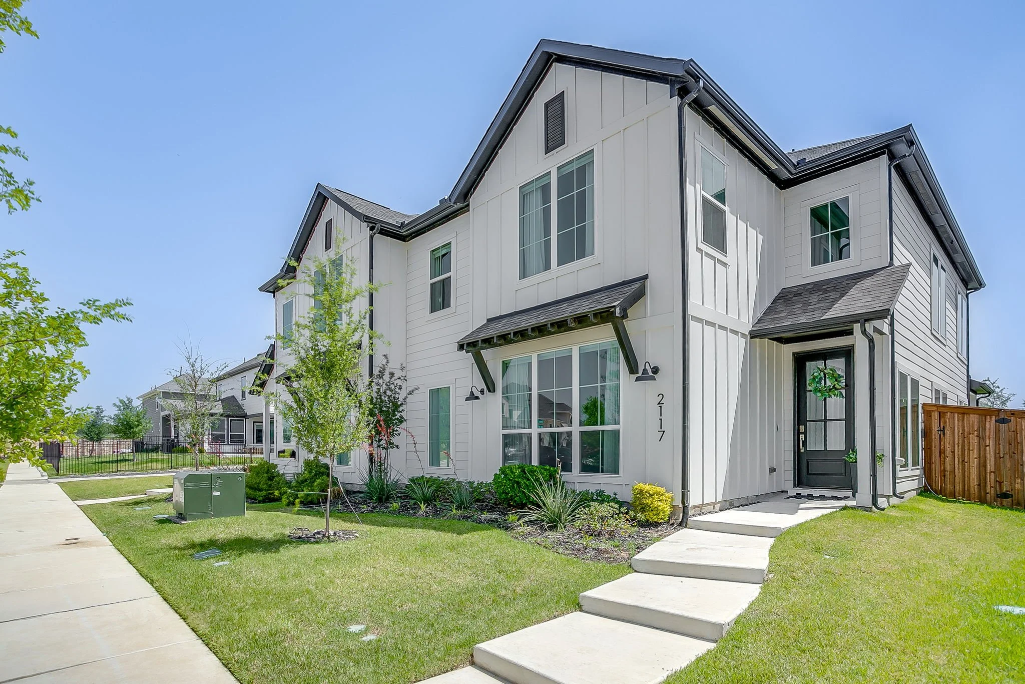 2117 Eastus Ln (2 of 47).jpg