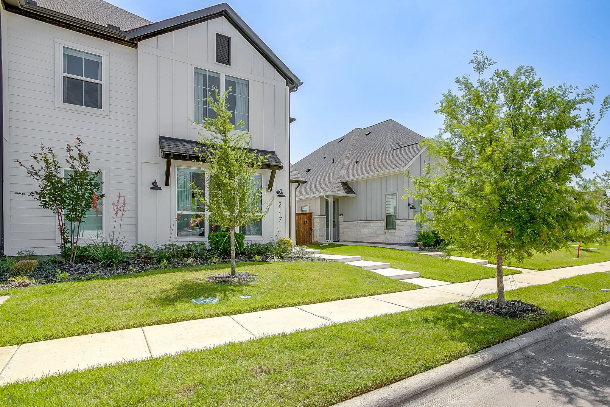 2117 Eastus Ln (3 of 47).jpg