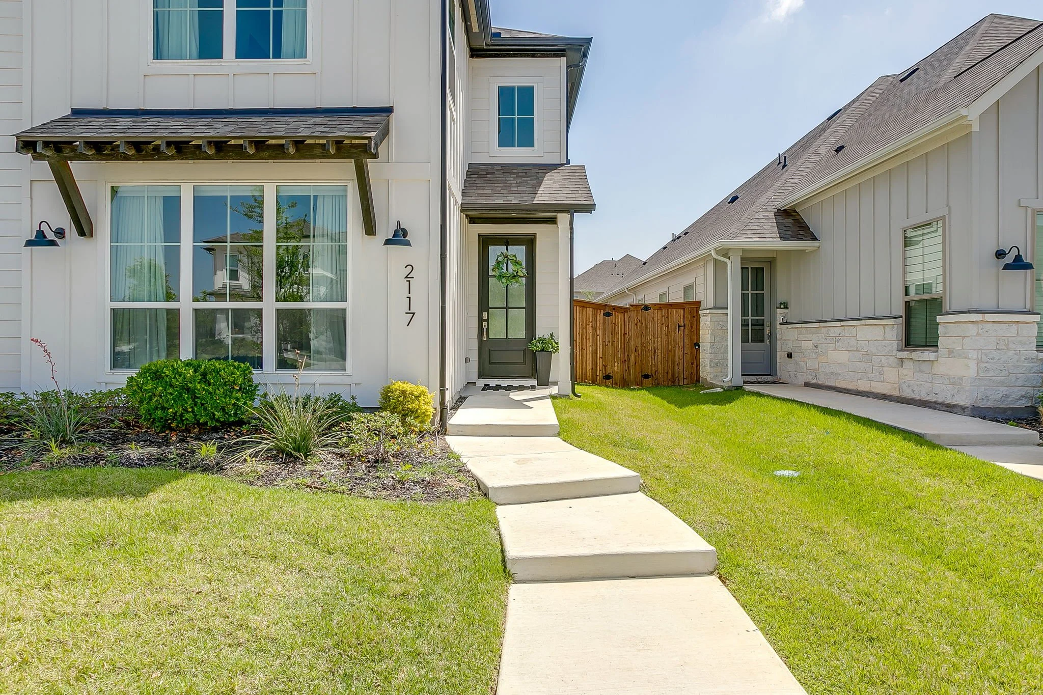 2117 Eastus Ln (4 of 47).jpg
