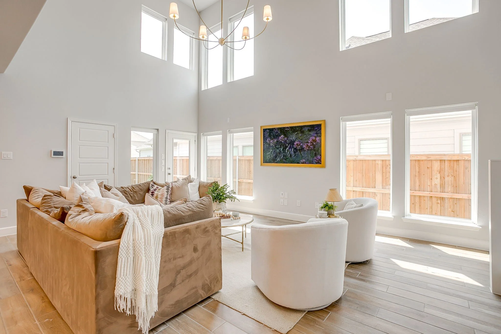 2117 Eastus Ln (17 of 47).jpg