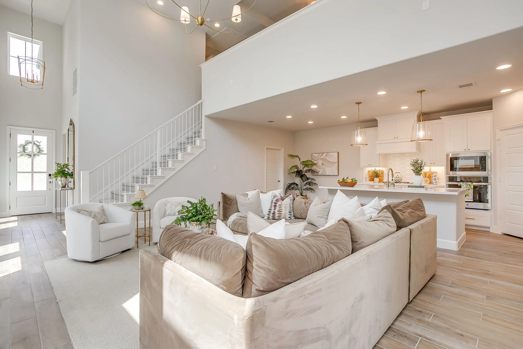2117 Eastus Ln (19 of 47).jpg