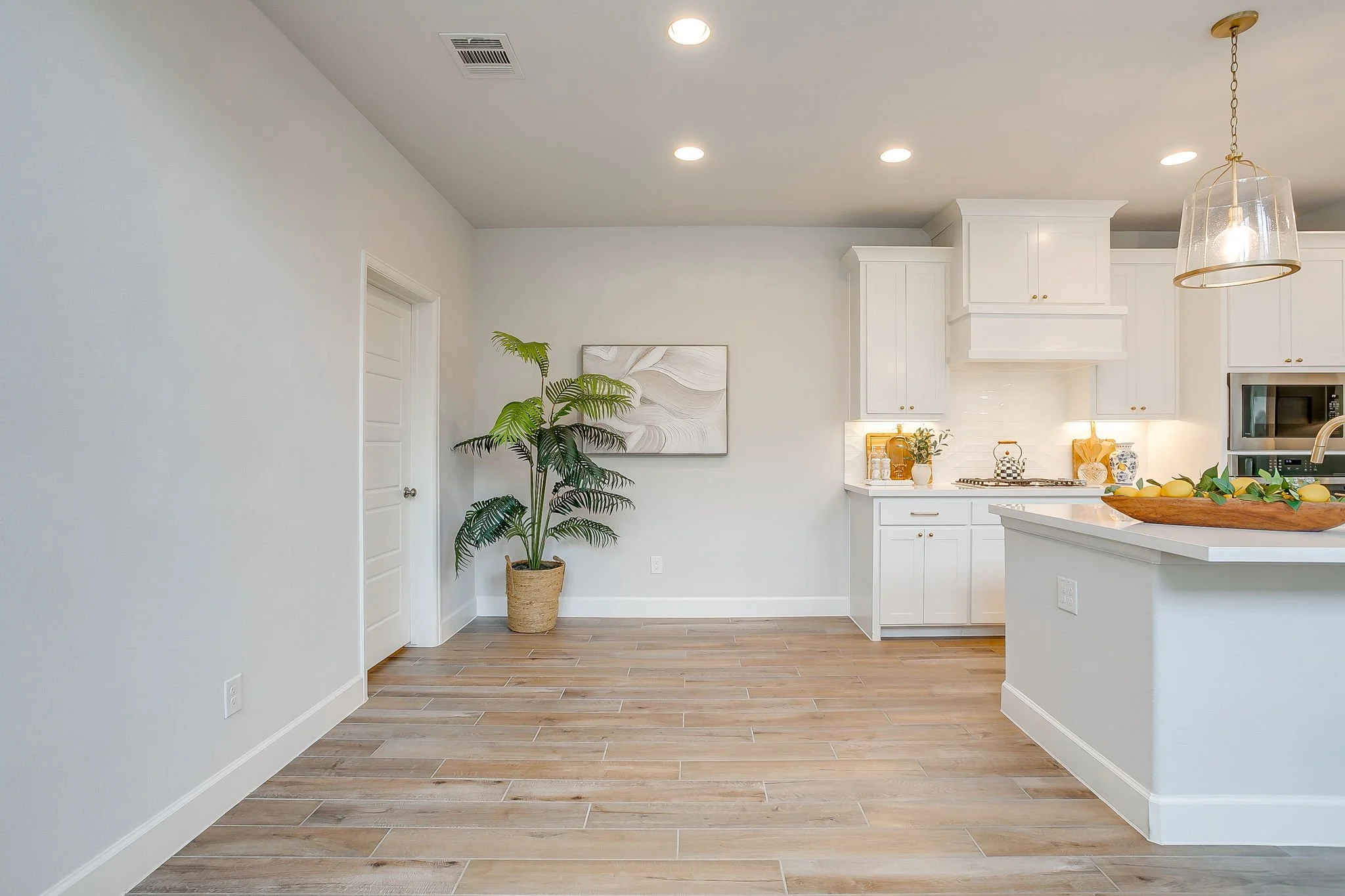 2117 Eastus Ln (24 of 47).jpg