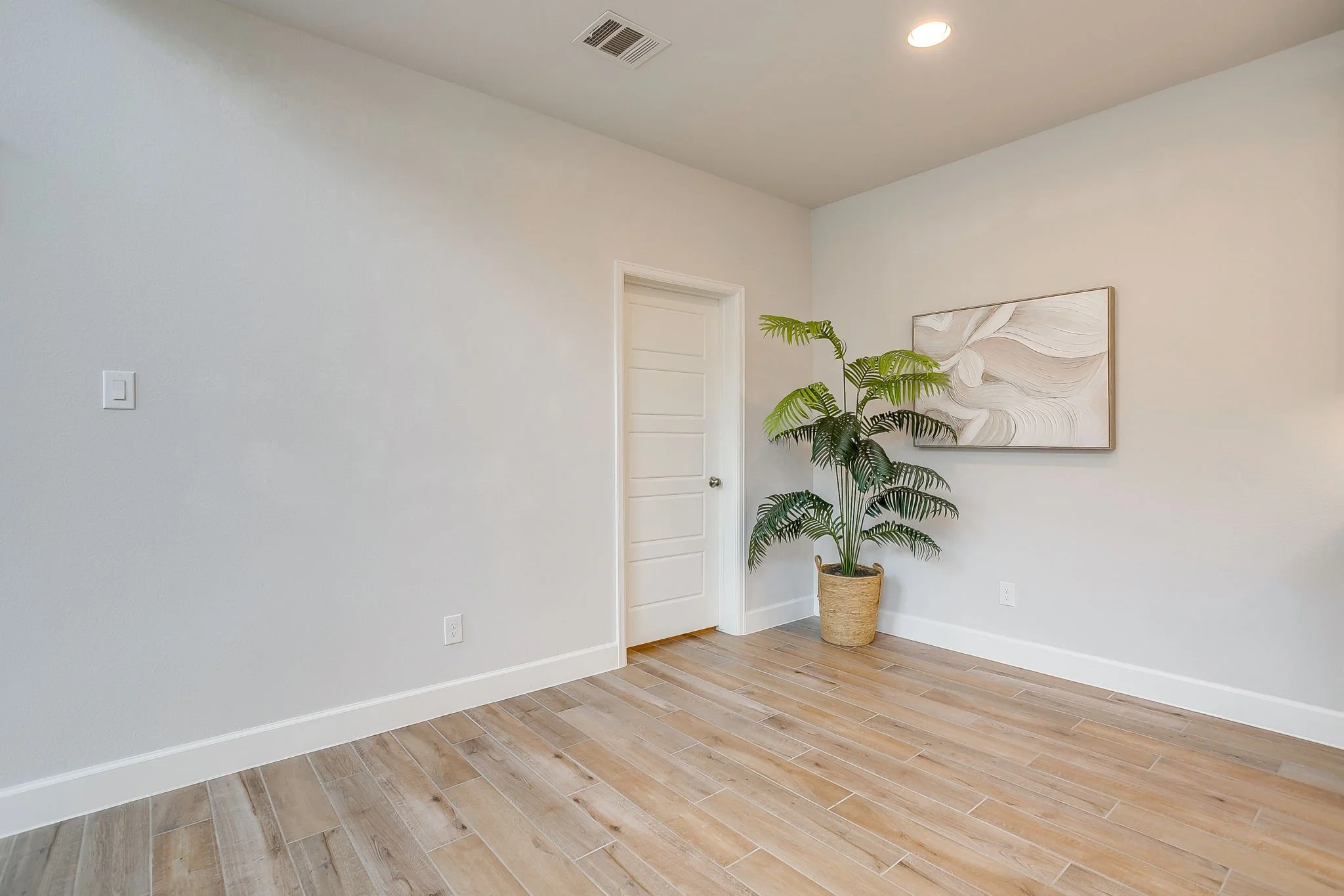 2117 Eastus Ln (25 of 47).jpg