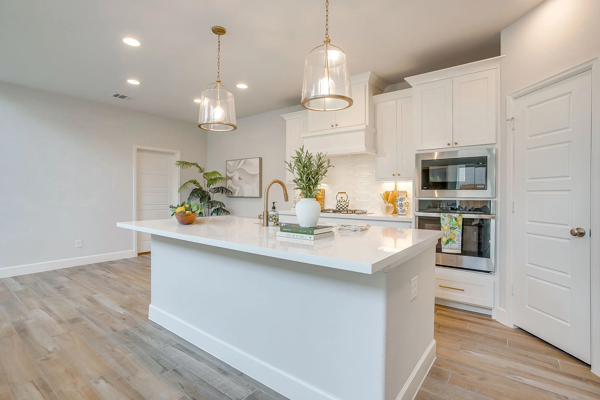 2117 Eastus Ln (26 of 47).jpg
